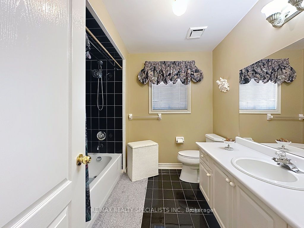 9 Siesta Court Property Photo 32