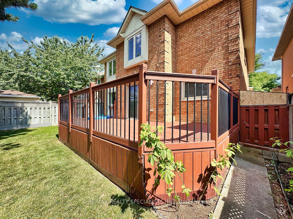 9 Siesta Court Property Photo 39
