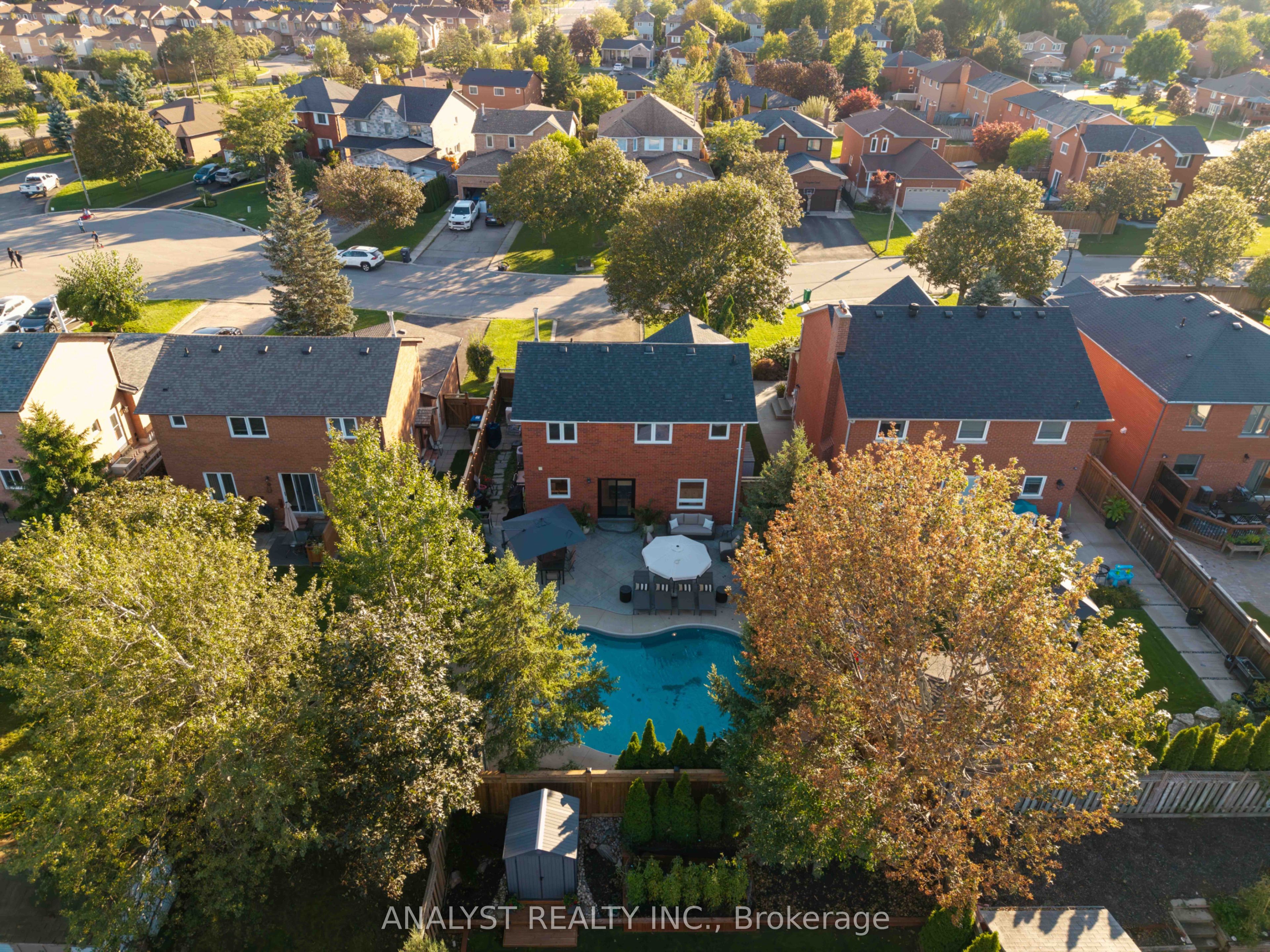 7 Compton Court Property Photo 2