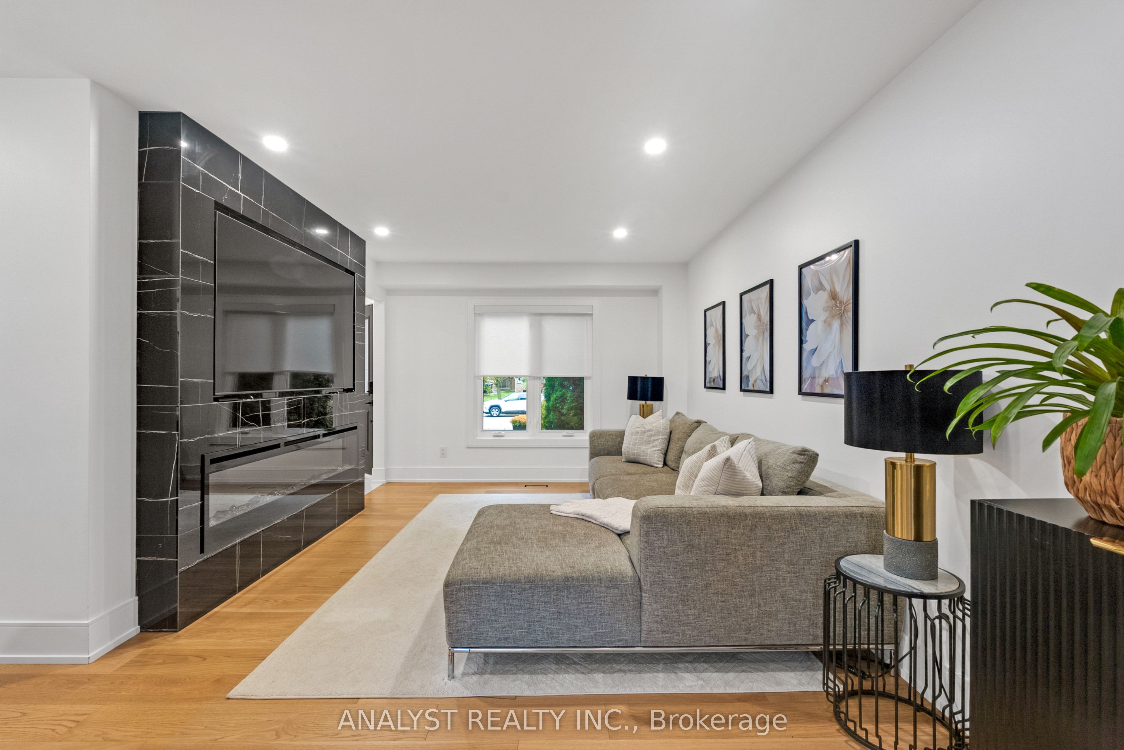 7 Compton Court Property Photo 6