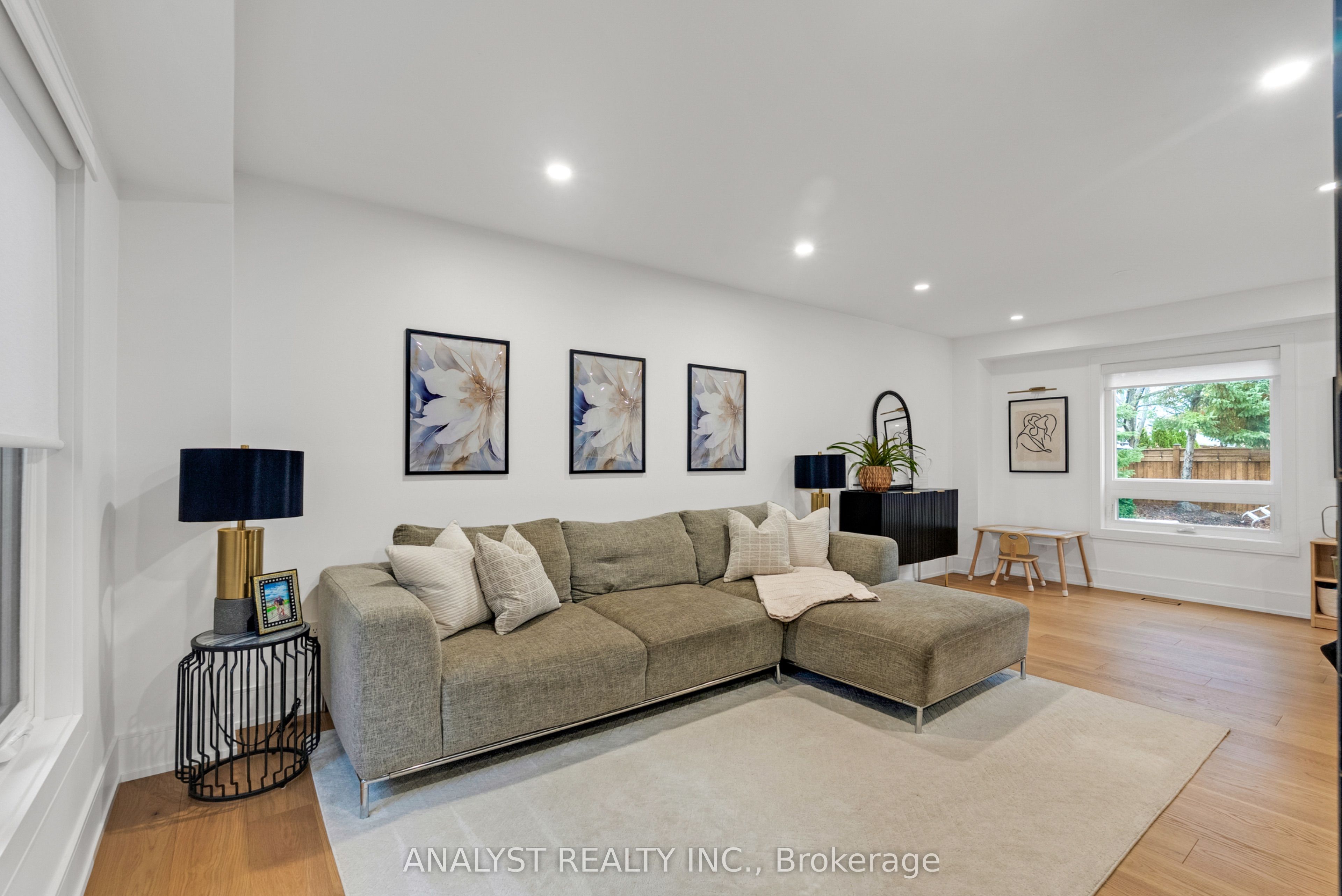 7 Compton Court Property Photo 7