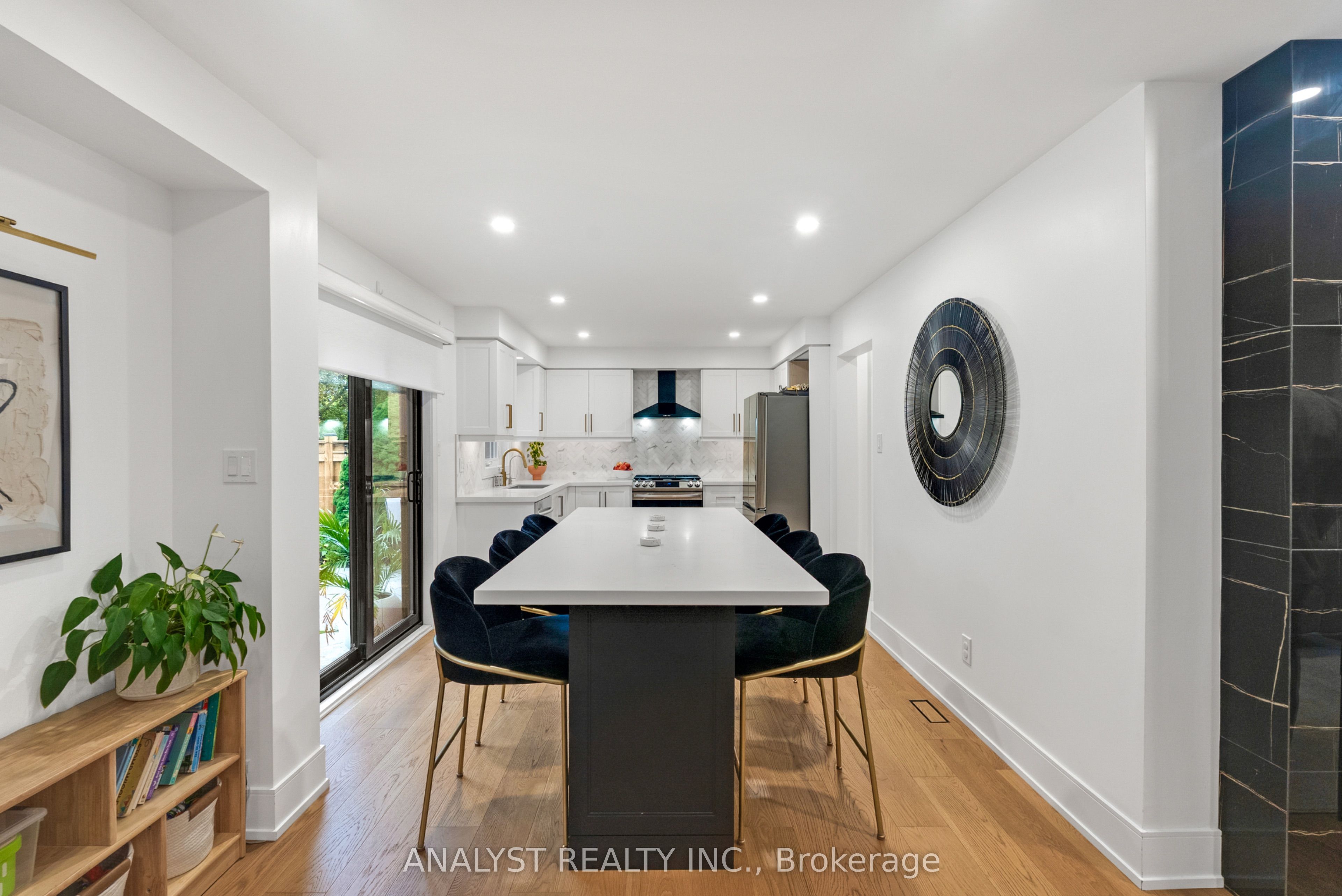 7 Compton Court Property Photo 8