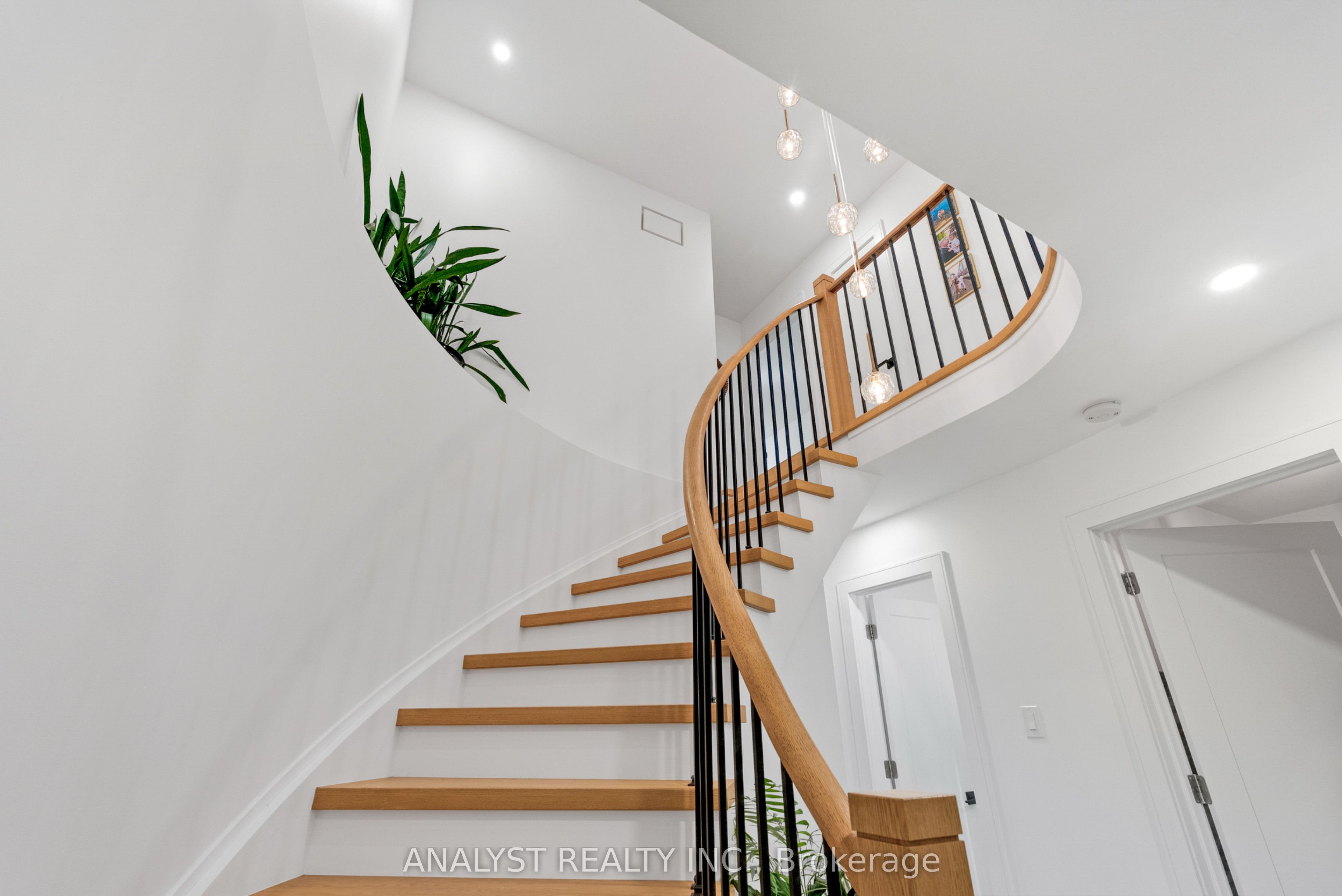 7 Compton Court Property Photo 16