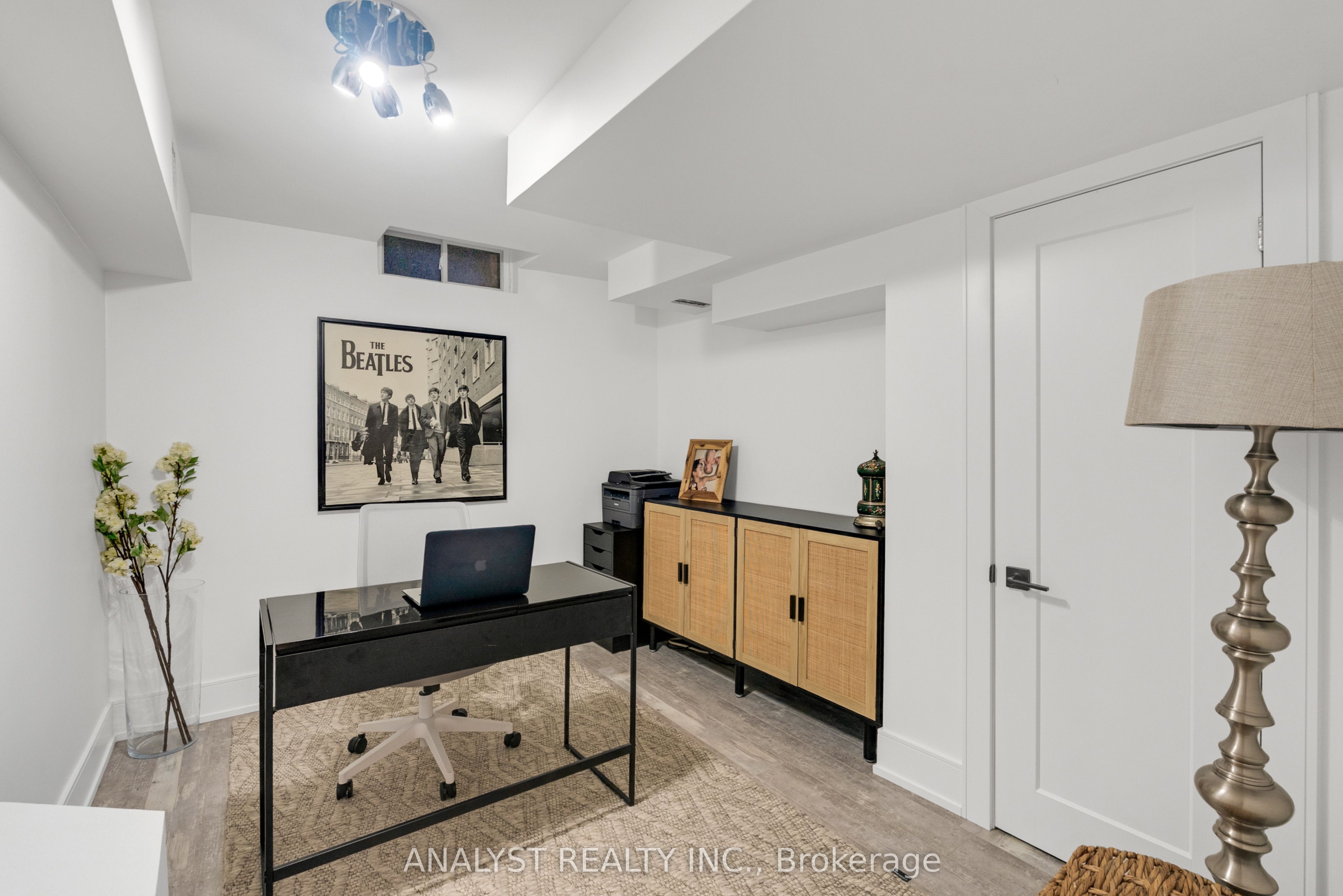 7 Compton Court Property Photo 26