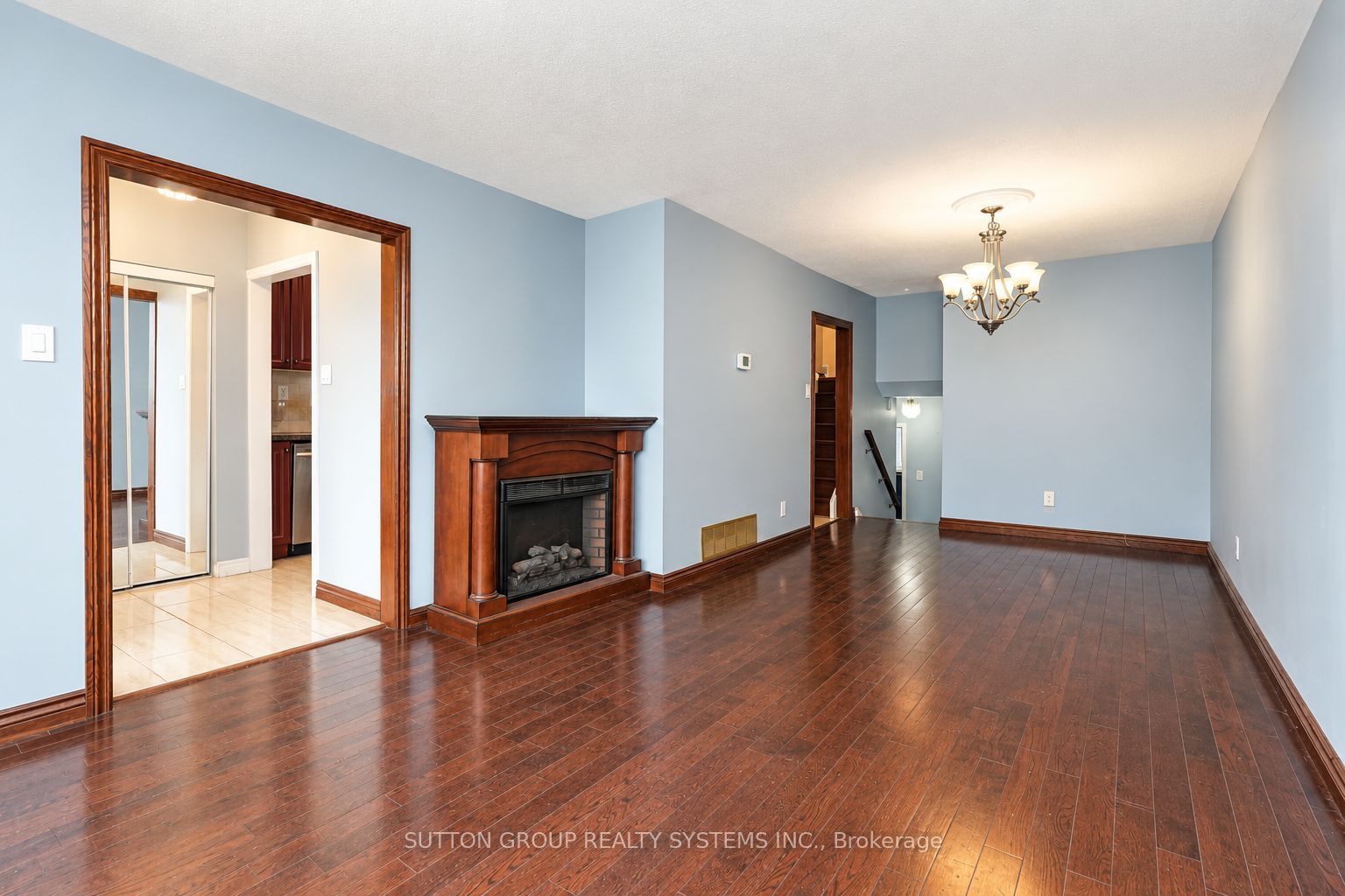 2337 Padstow Crescent Property Photo 5