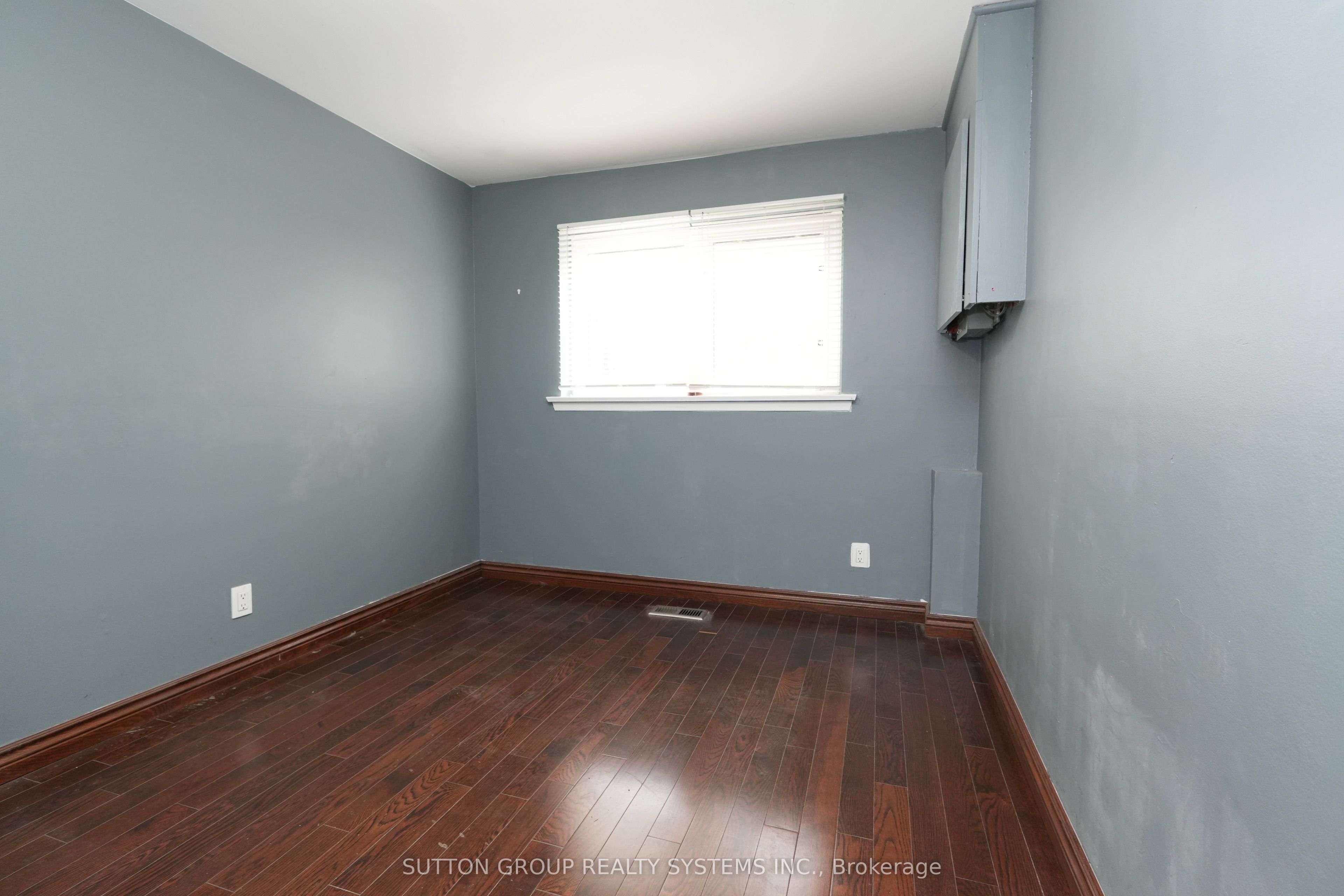 2337 Padstow Crescent Property Photo 14