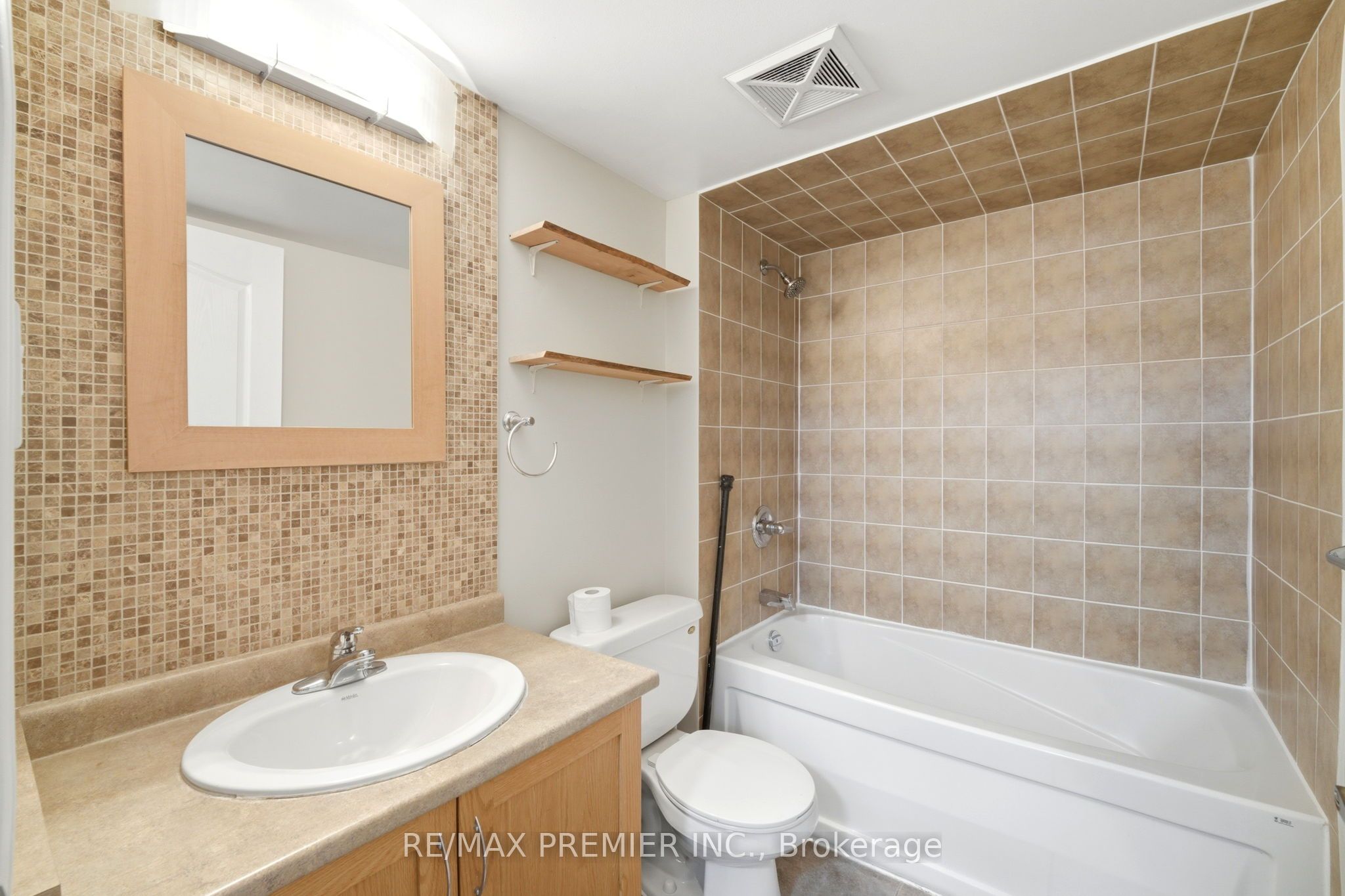 2772 Keele Street 306 Property Photo 13