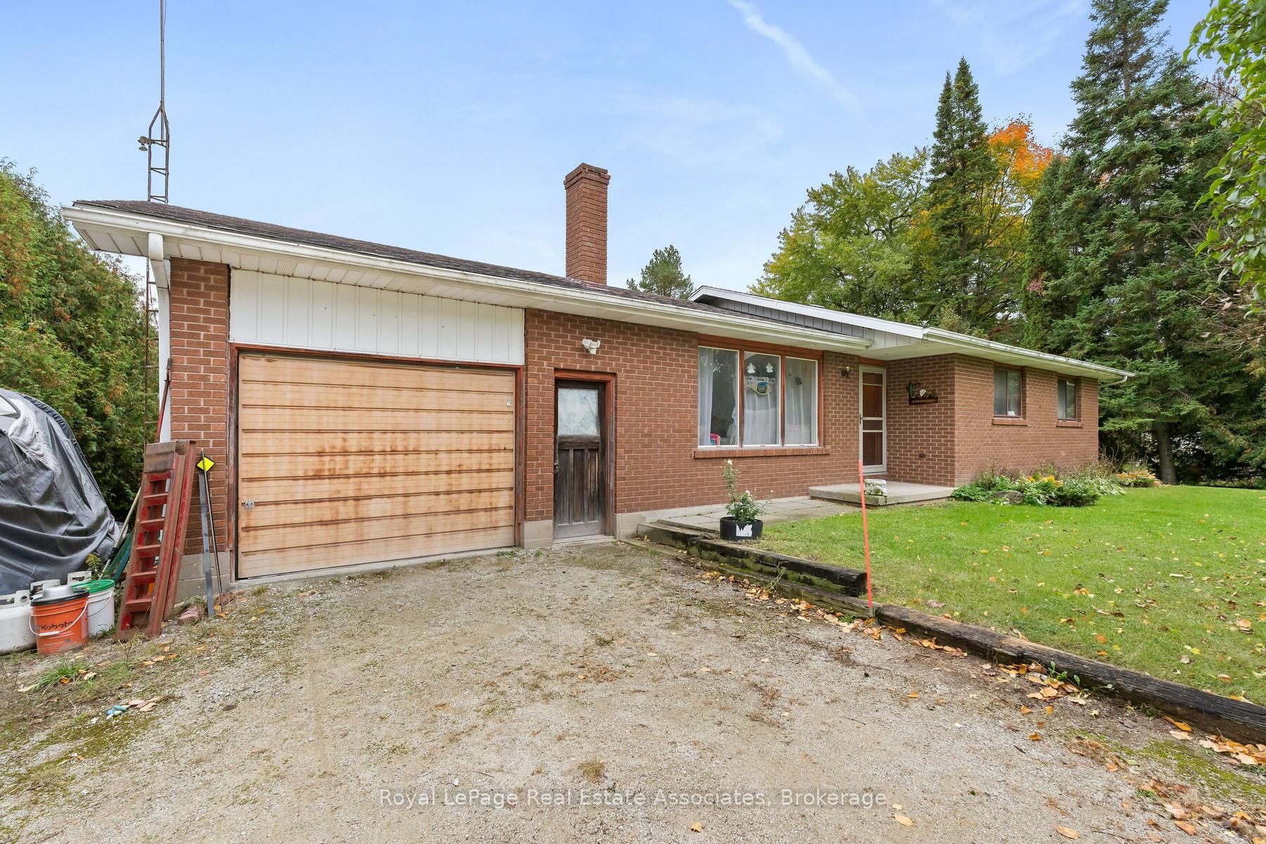 13330 5 Side Road Property Photo 4