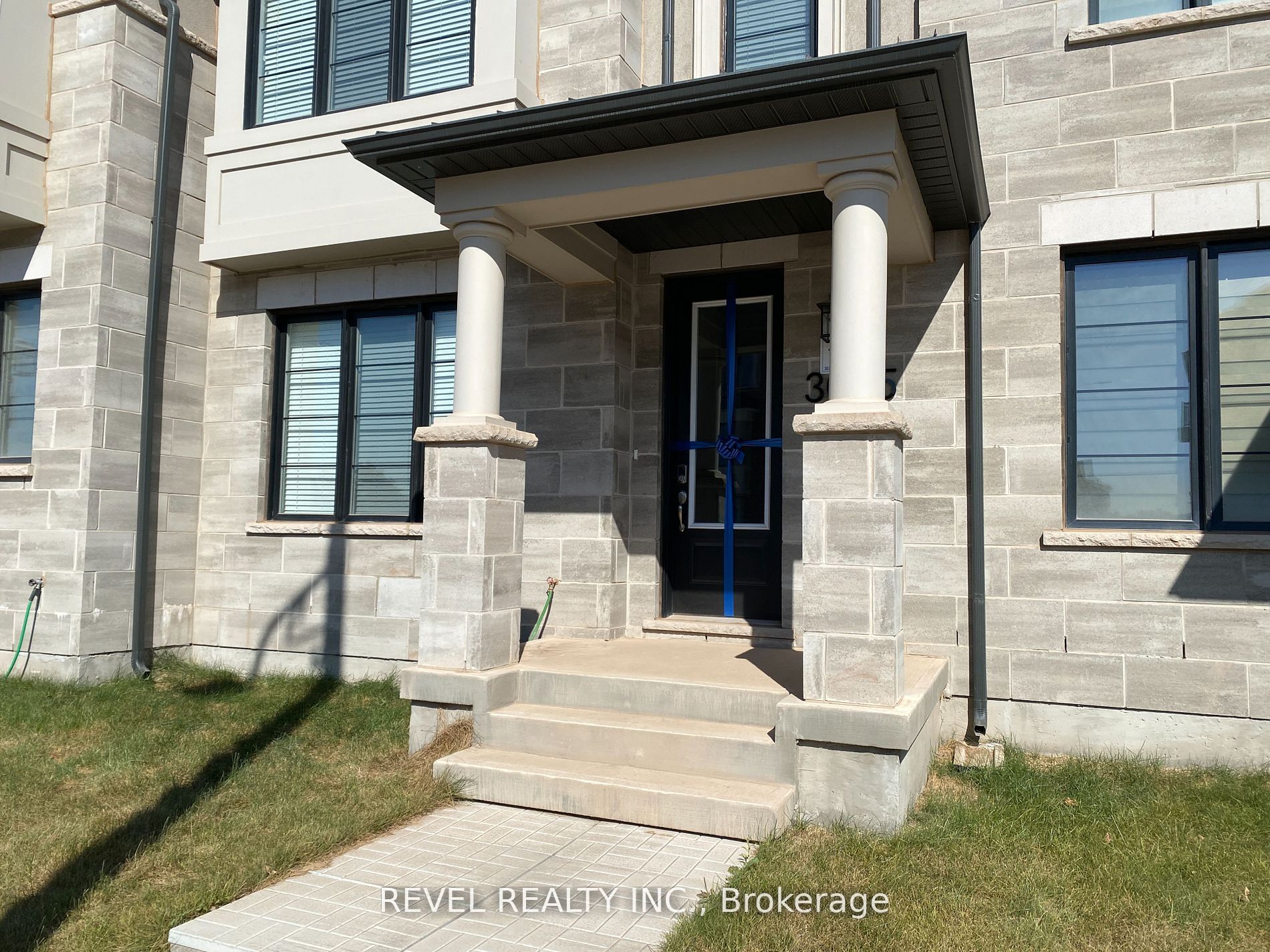 3075 John Mckay Boulevard Property Photo 2