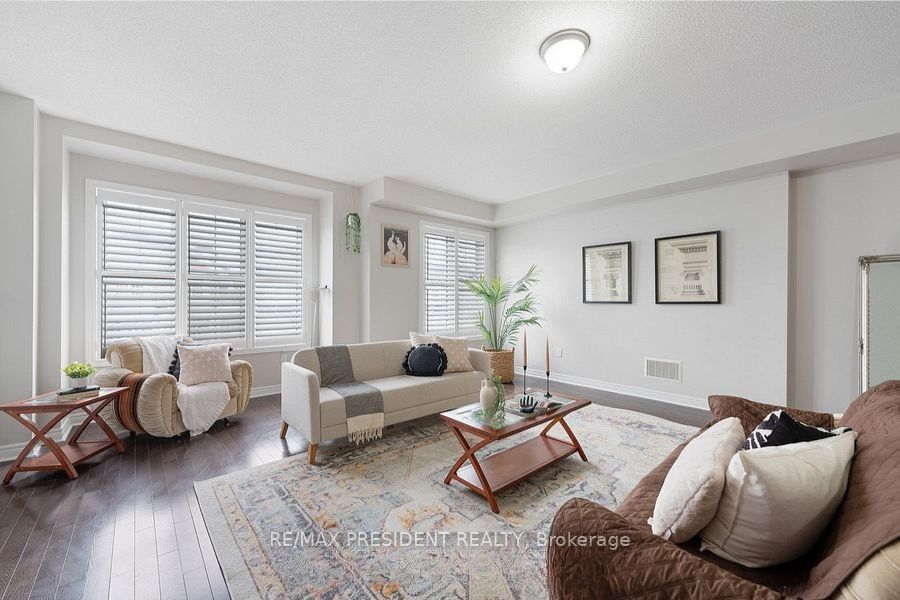 35 Fresnel Road Property Photo 3