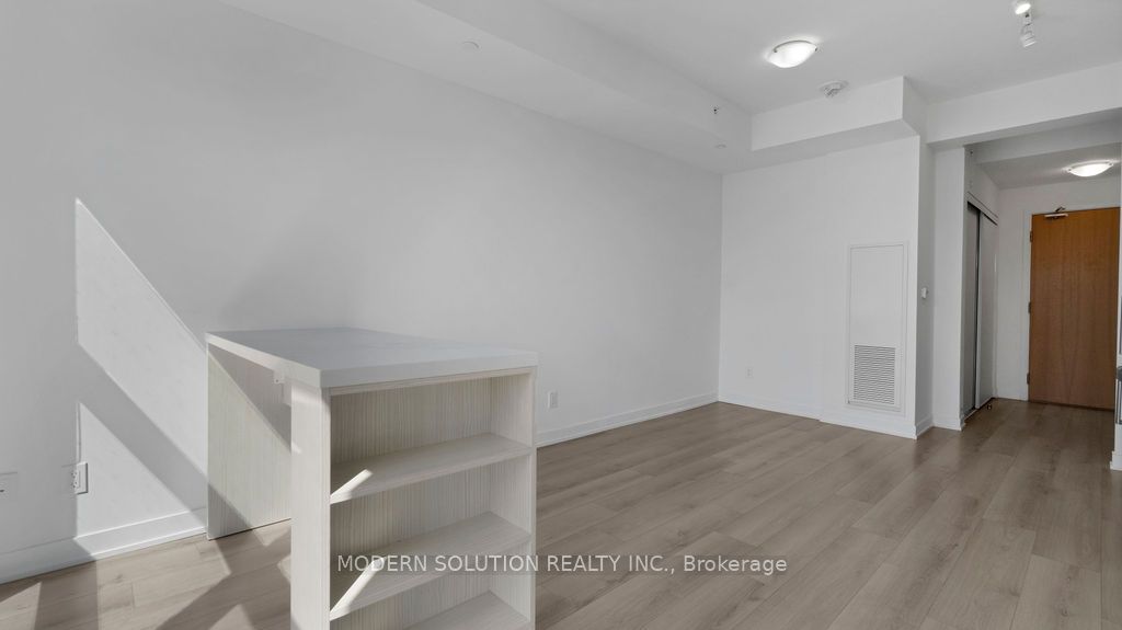 1787 St Clair Avenue W 308 Property Photo 8