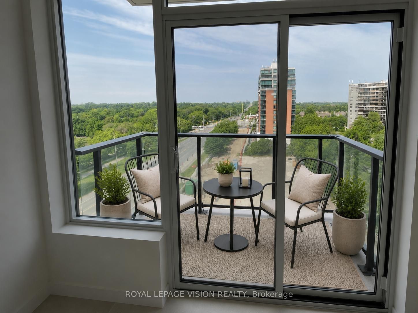4010 Eglinton Avenue W 911 Property Photo 5