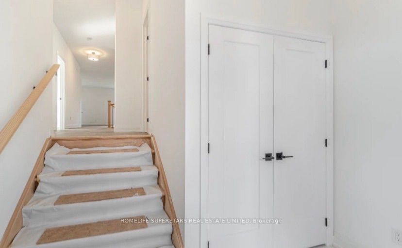 8 Santa Barbra Lane Property Photo 6