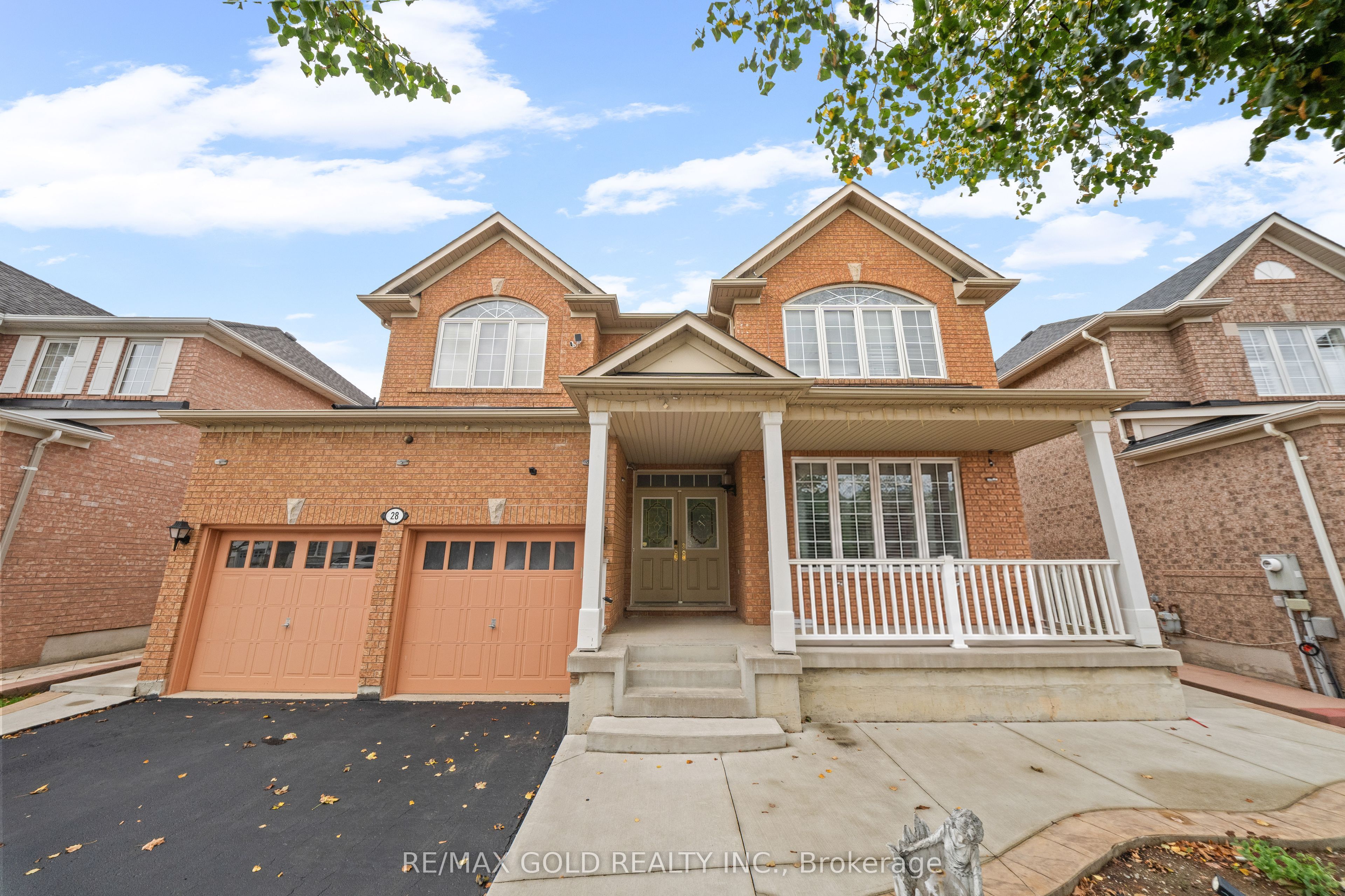 28 Latania Boulevard Property Photo 4
