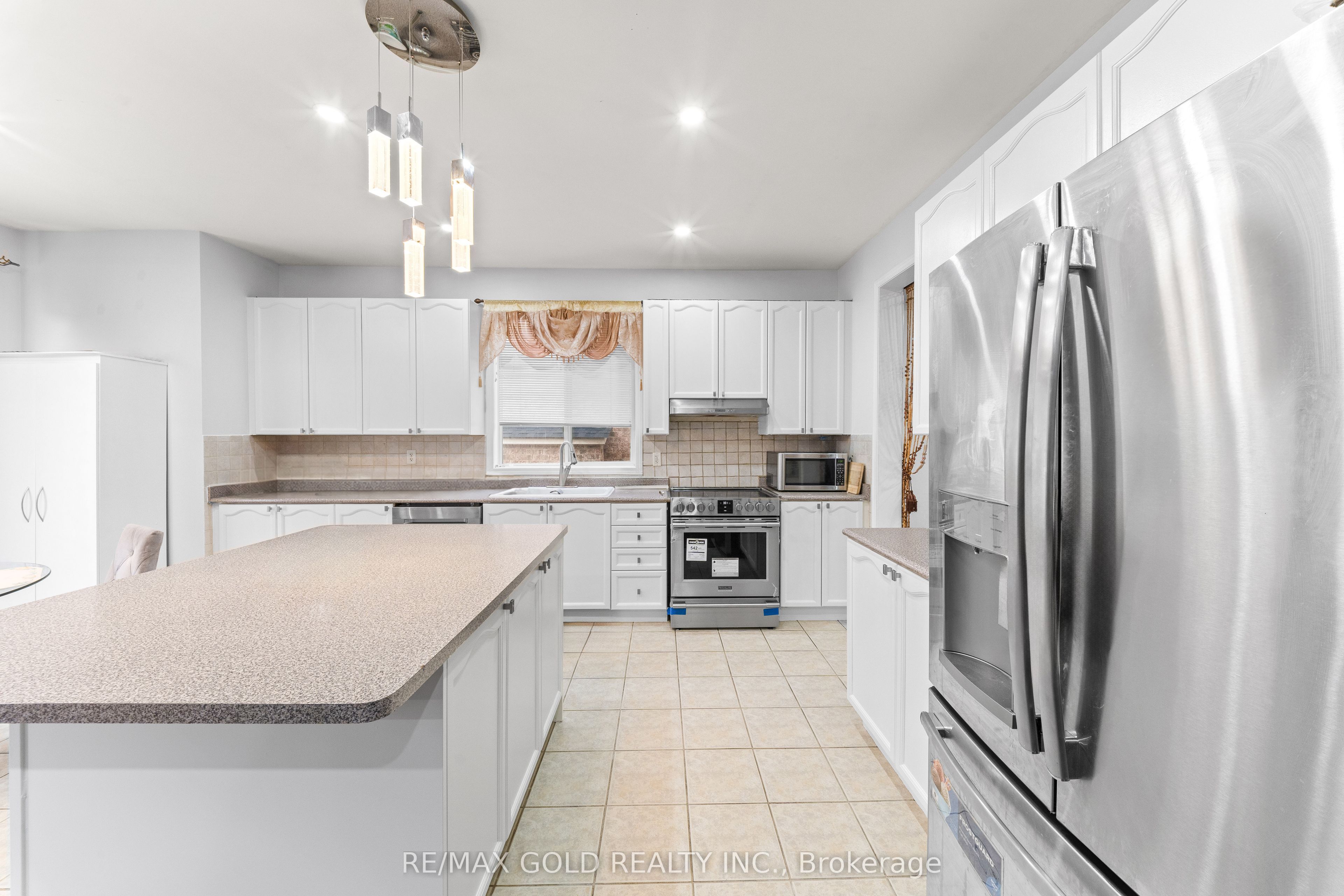 28 Latania Boulevard Property Photo 13