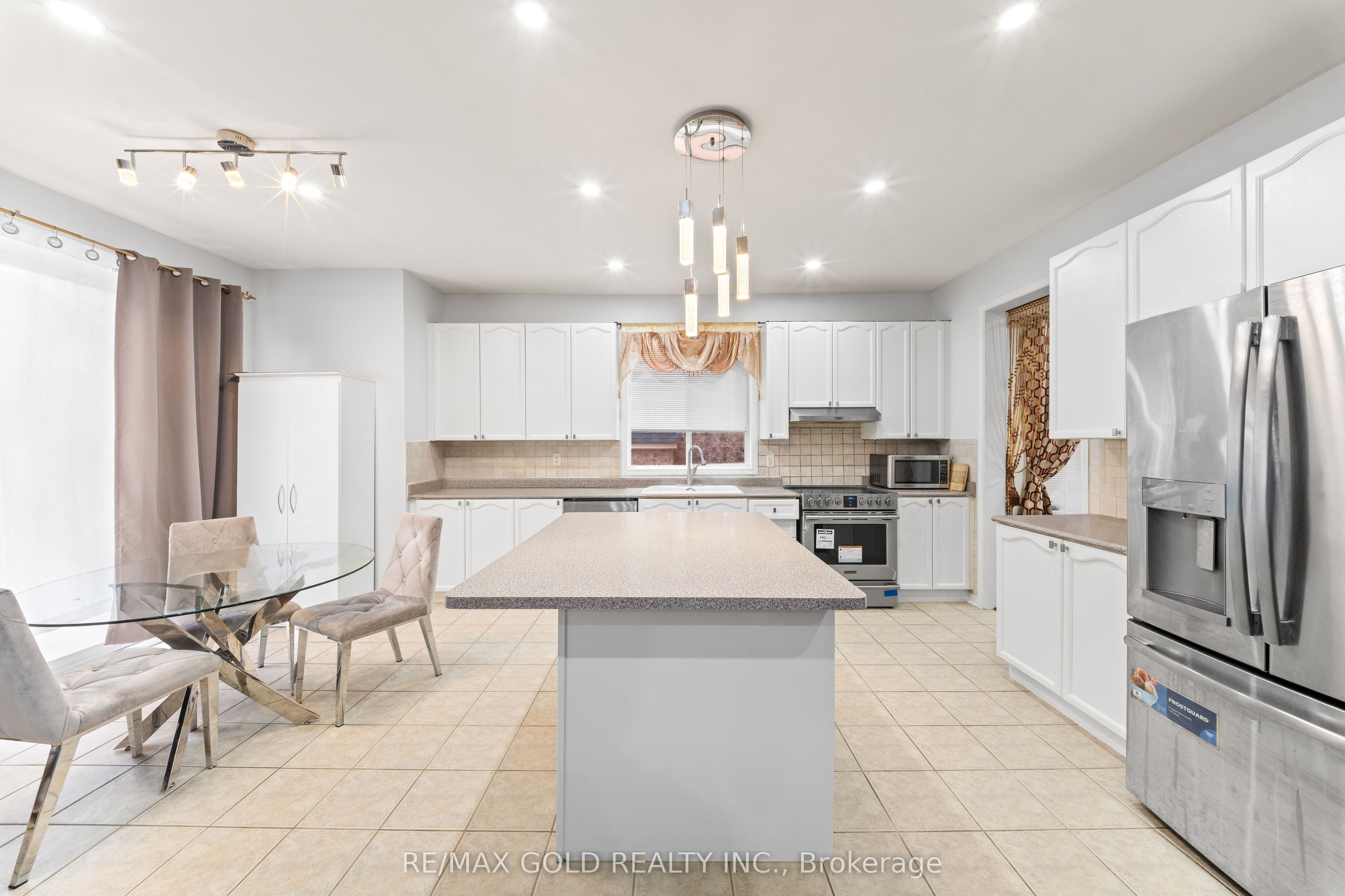 28 Latania Boulevard Property Photo 14