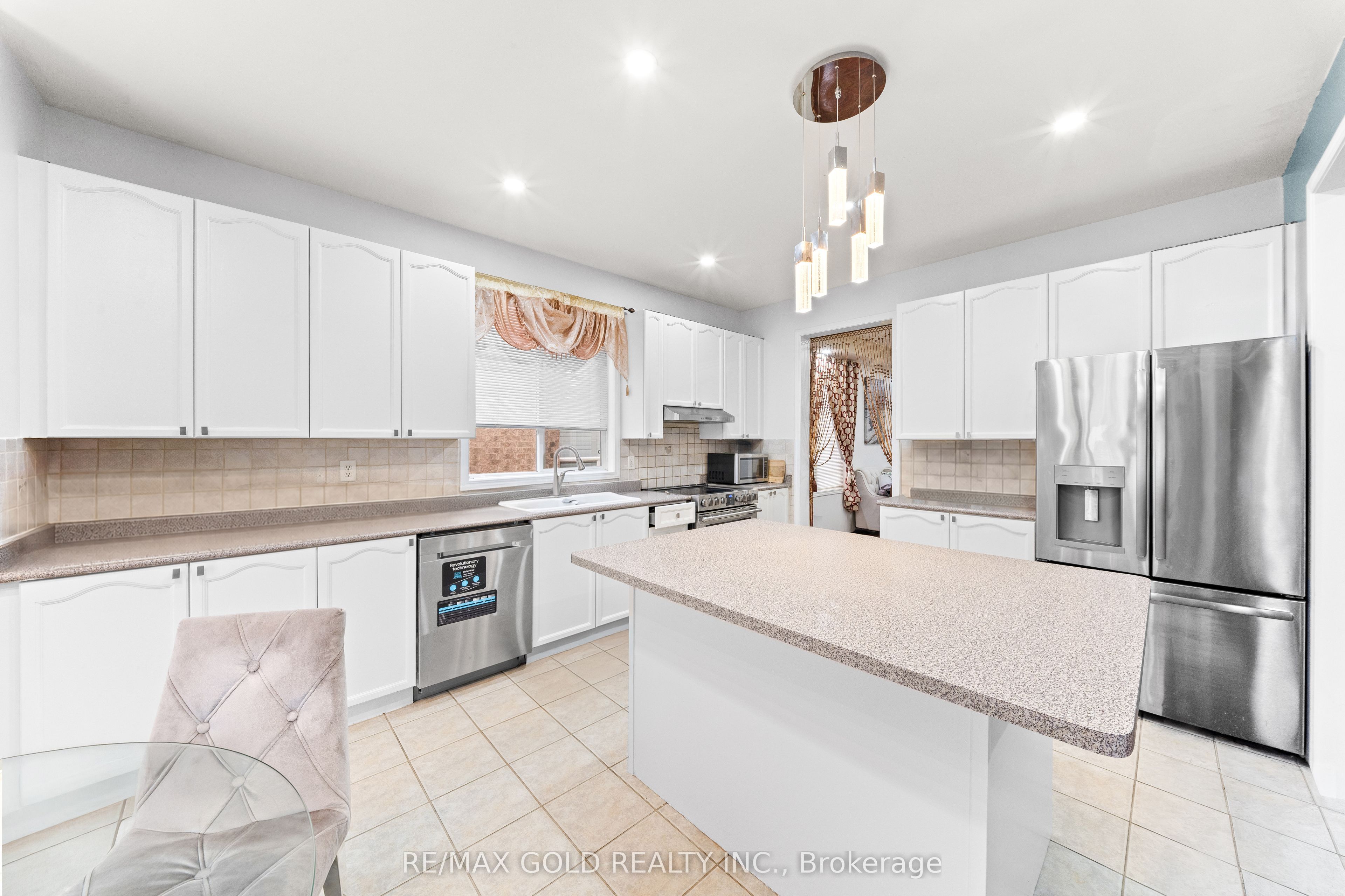 28 Latania Boulevard Property Photo 15