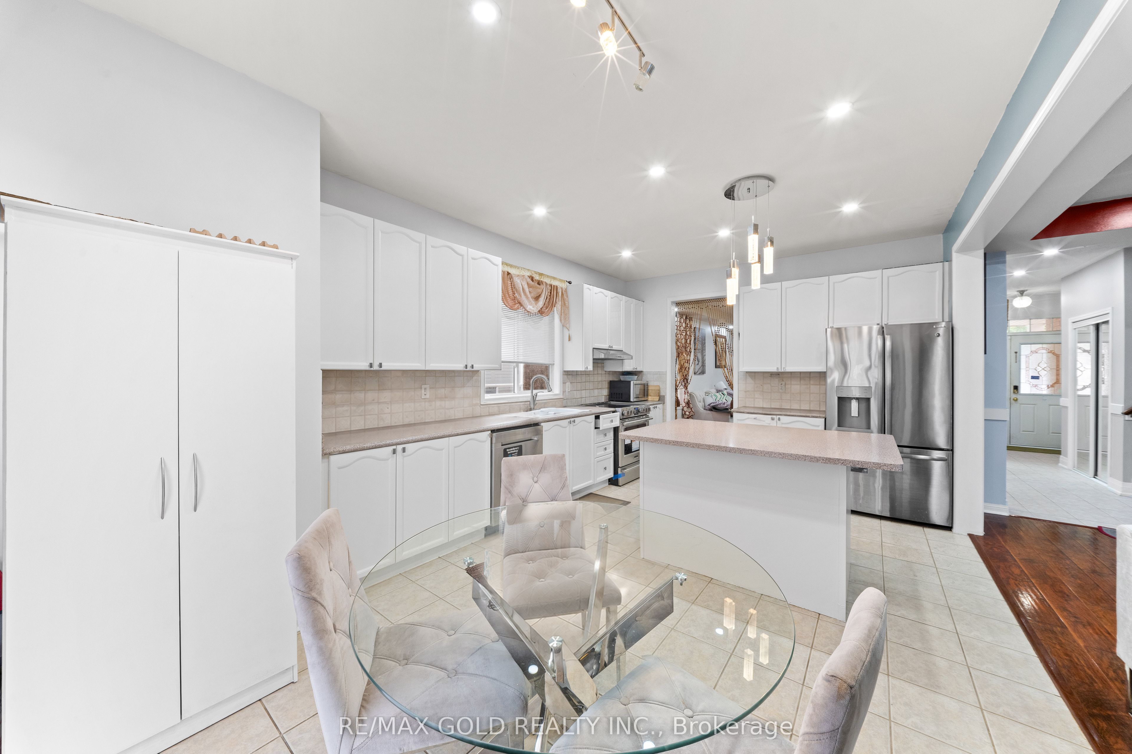 28 Latania Boulevard Property Photo 16