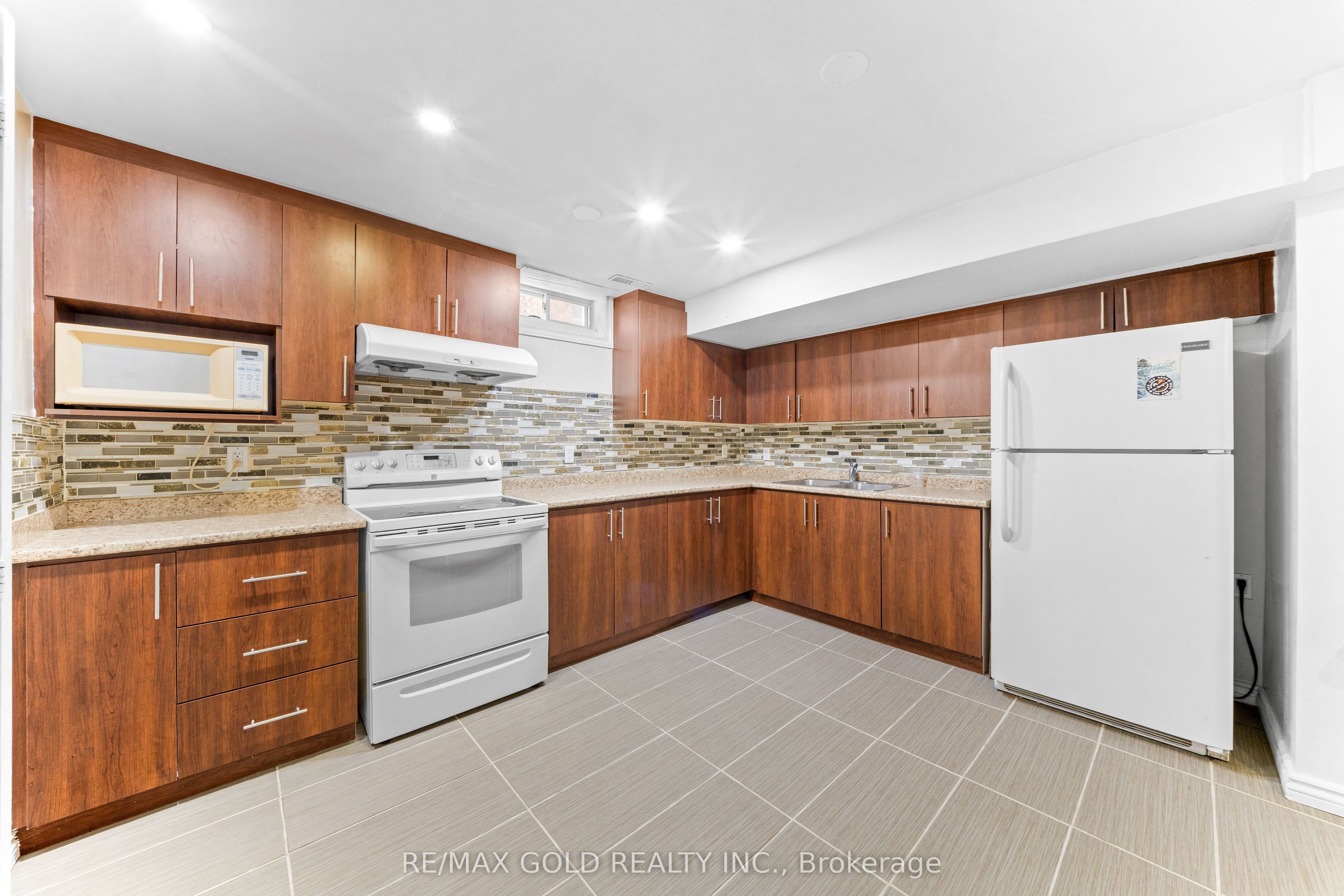 28 Latania Boulevard Property Photo 34