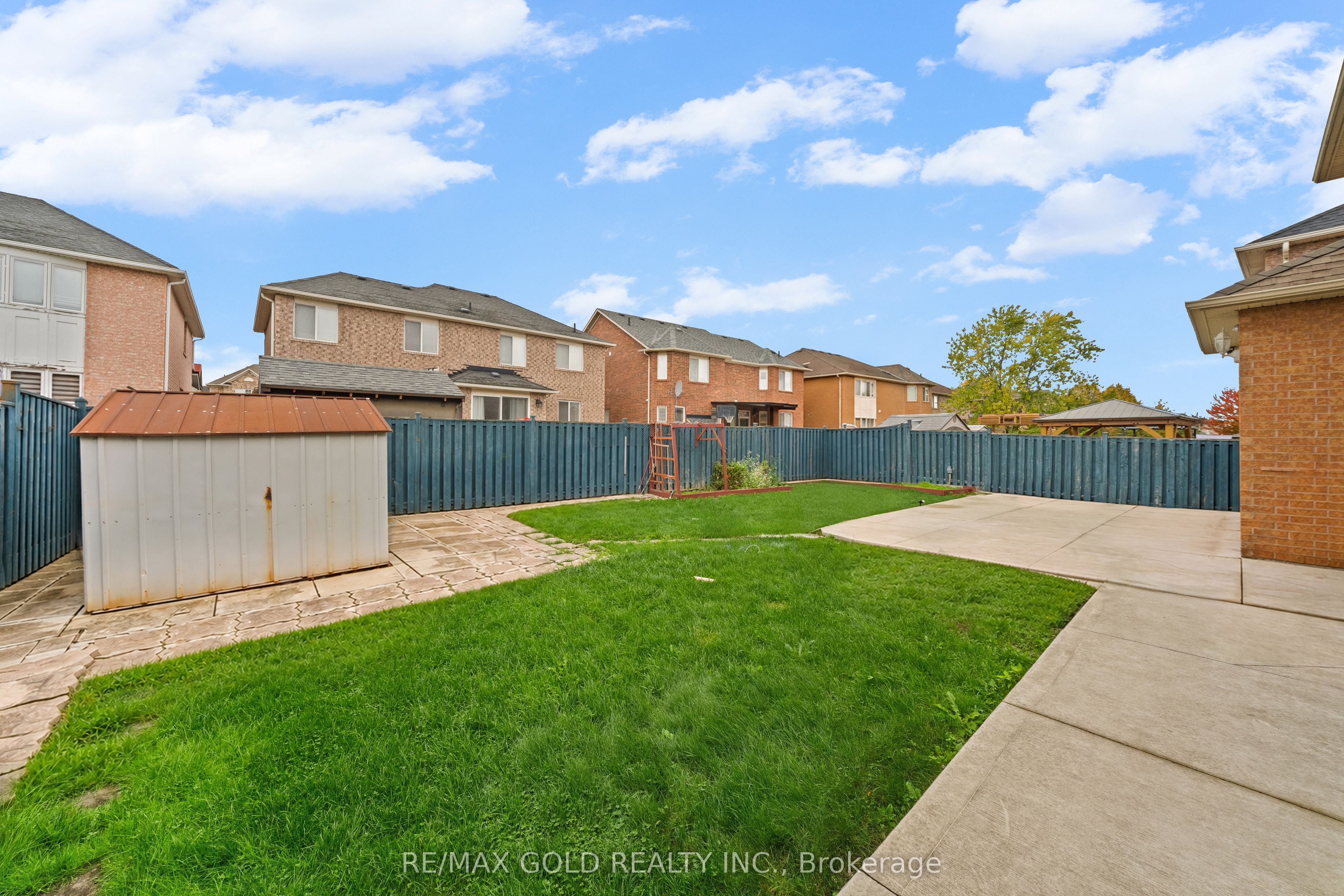 28 Latania Boulevard Property Photo 38