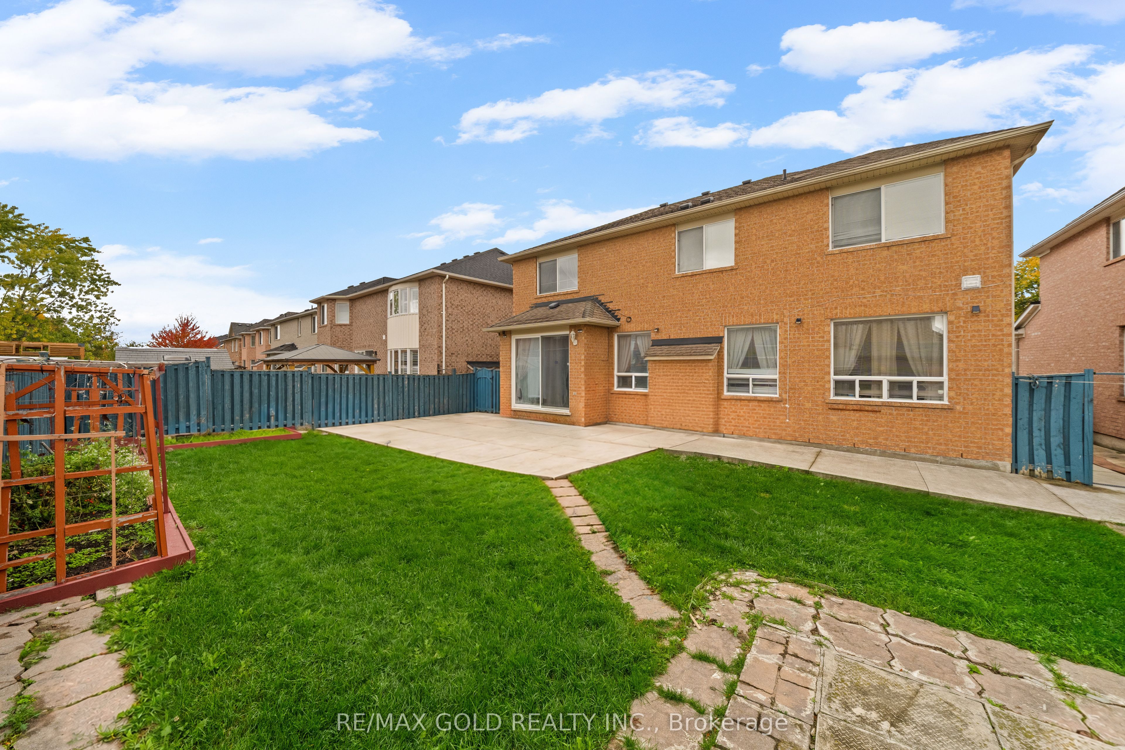 28 Latania Boulevard Property Photo 39