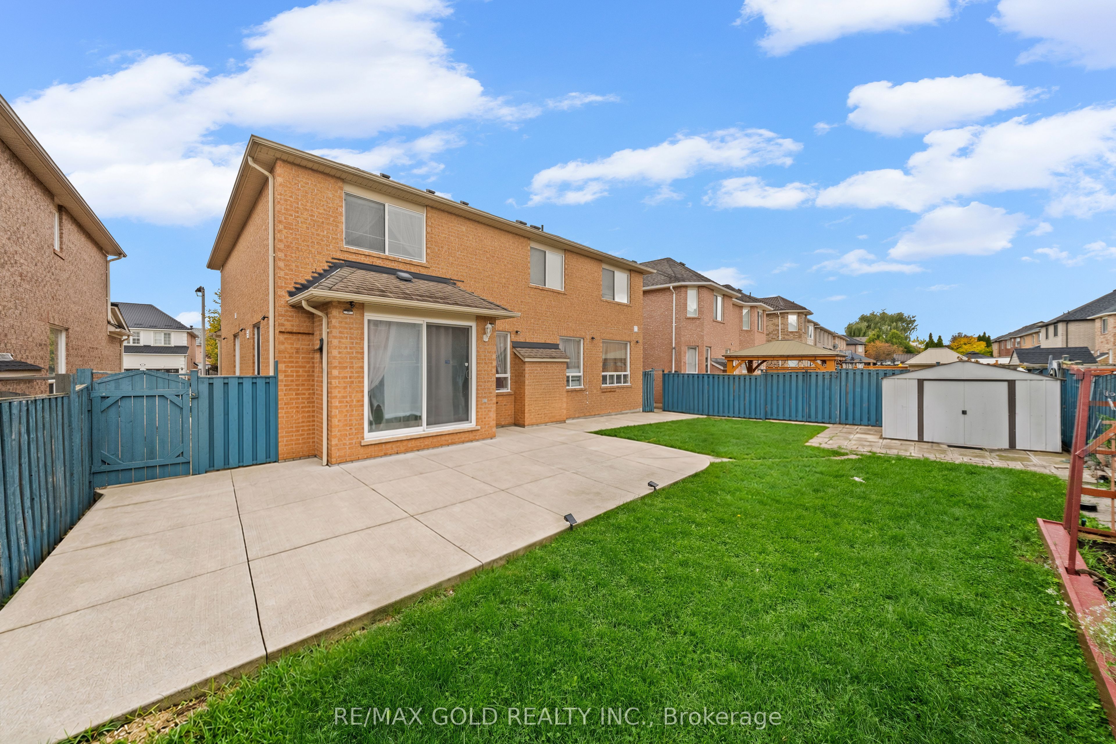 28 Latania Boulevard Property Photo 40