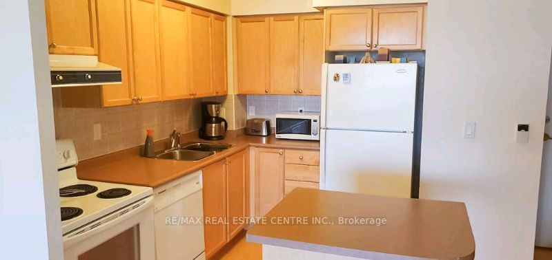 3888 Duke Of York Boulevard 2023 Property Photo 11