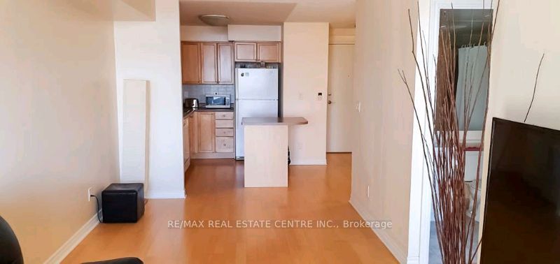 3888 Duke Of York Boulevard 2023 Property Photo 12