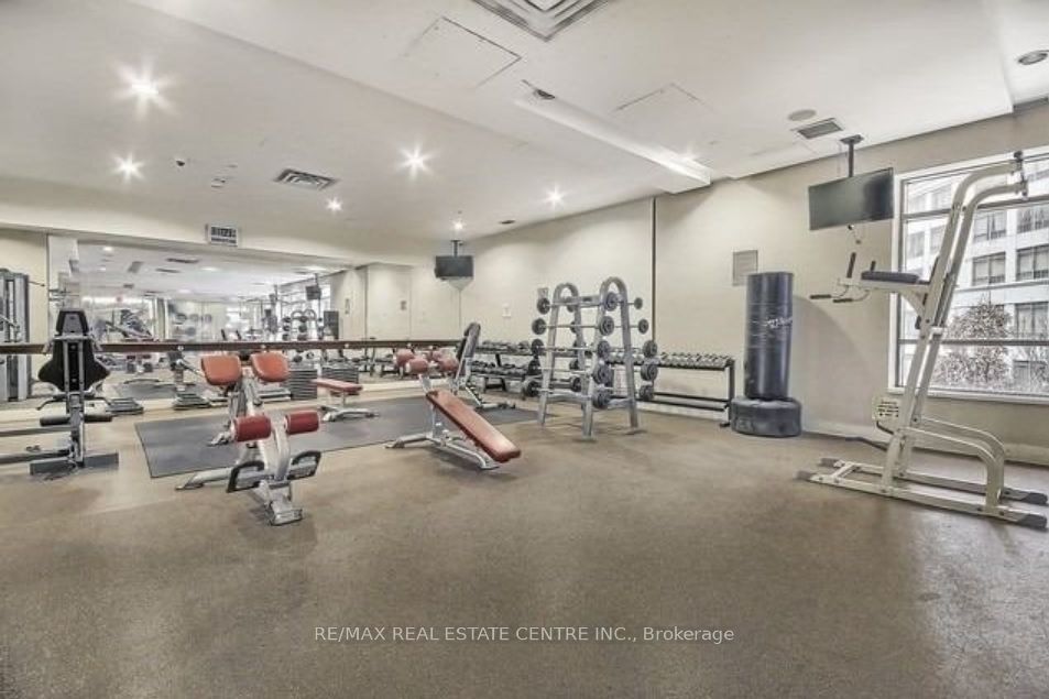 3888 Duke Of York Boulevard 2023 Property Photo 21
