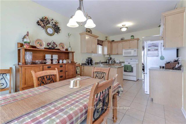 23 Bissell Drive N Property Photo 9
