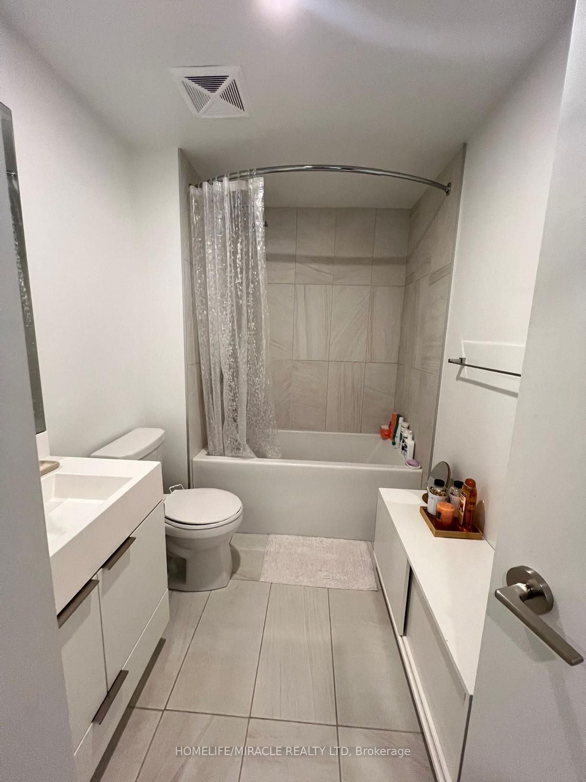 30 Samuel Wood Way N Property Photo 6