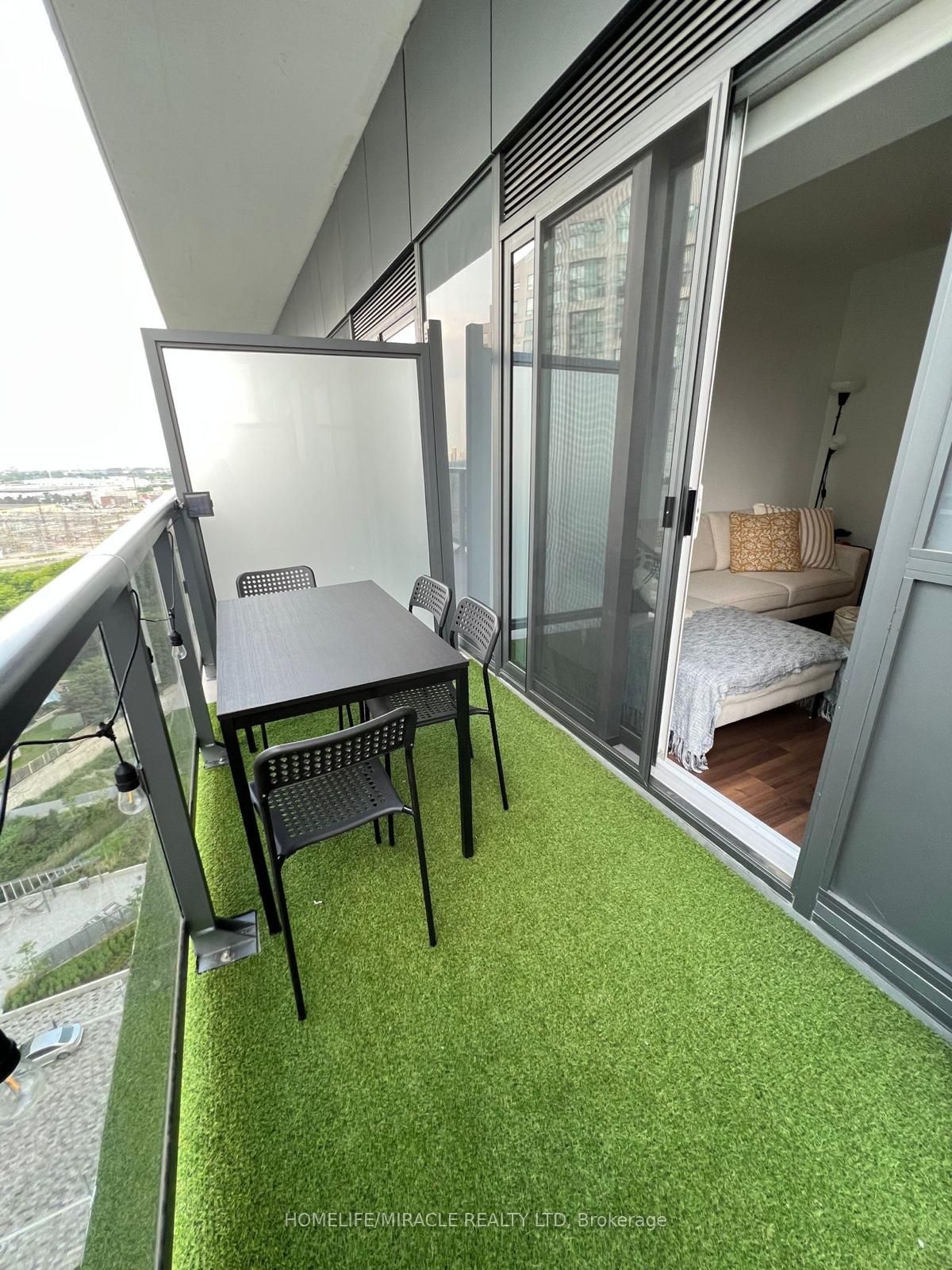 30 Samuel Wood Way N Property Photo 8
