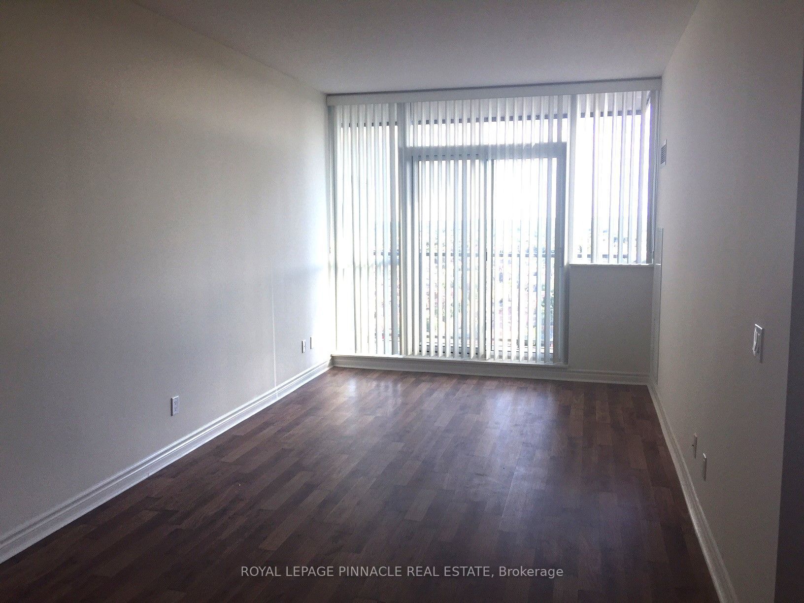 339 Rathburn Road W 2011 Property Photo 7