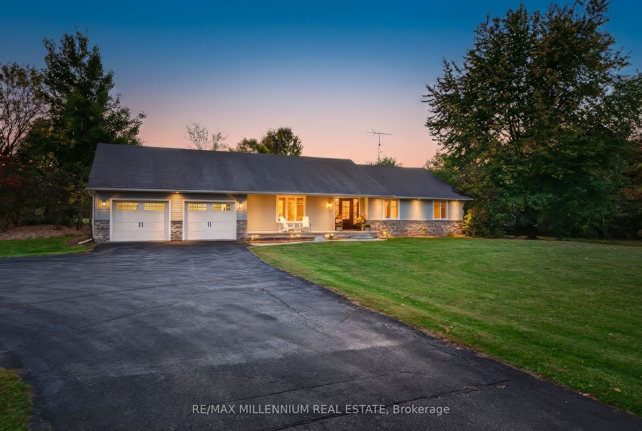 7196 McNiven Road Property Photo 1