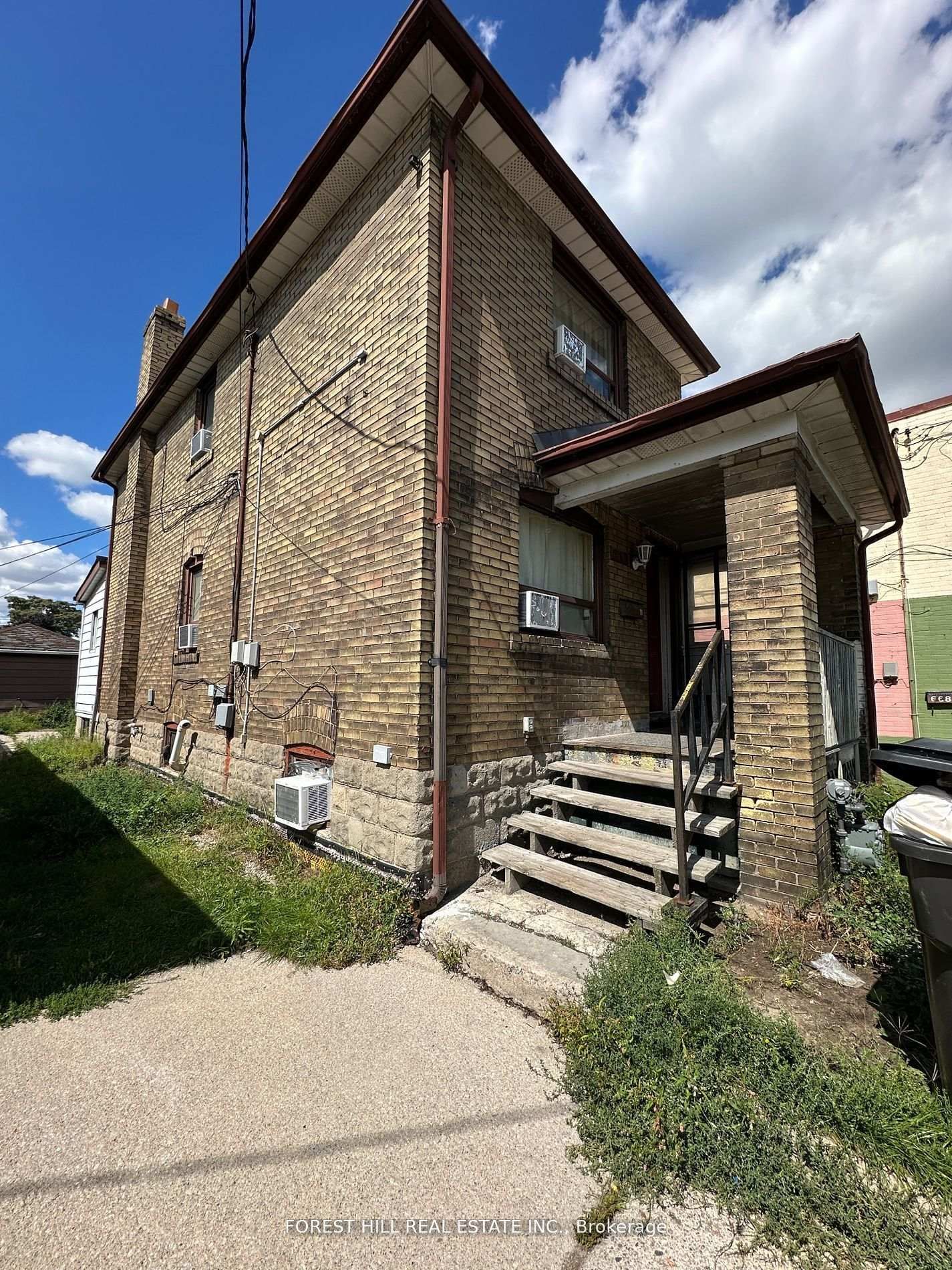 666 Jane Street Property Photo 3