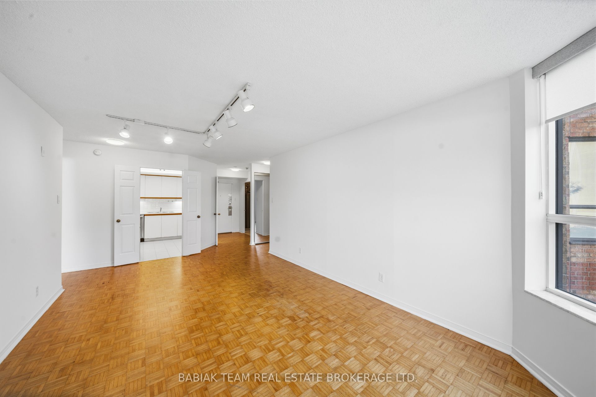 6 Humberline Drive 202 Property Photo 11