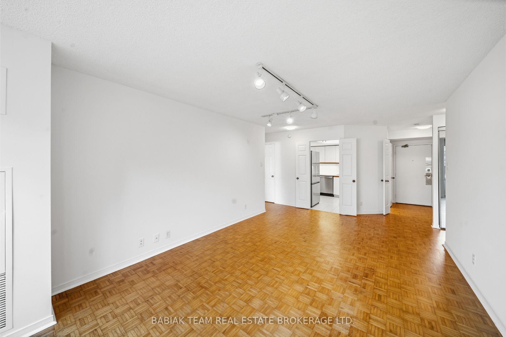 6 Humberline Drive 202 Property Photo 12