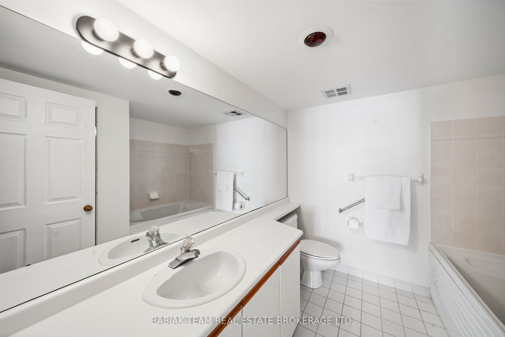 6 Humberline Drive 202 Property Photo 24