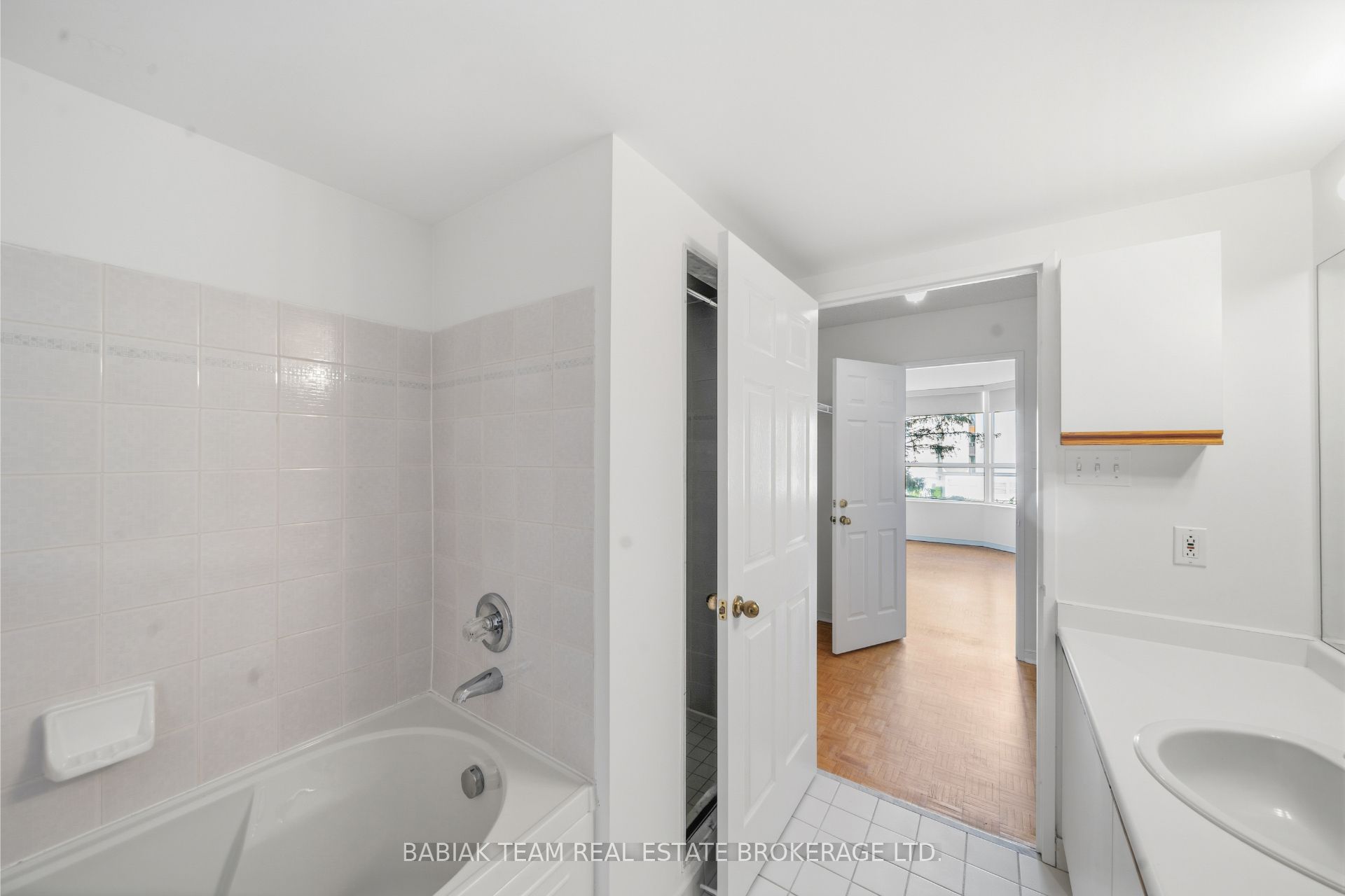 6 Humberline Drive 202 Property Photo 25