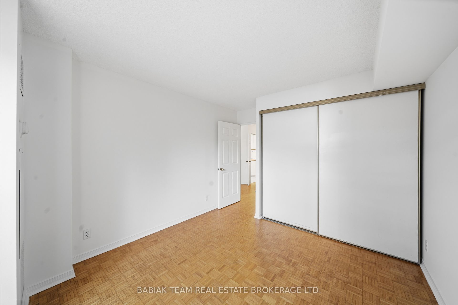 6 Humberline Drive 202 Property Photo 28