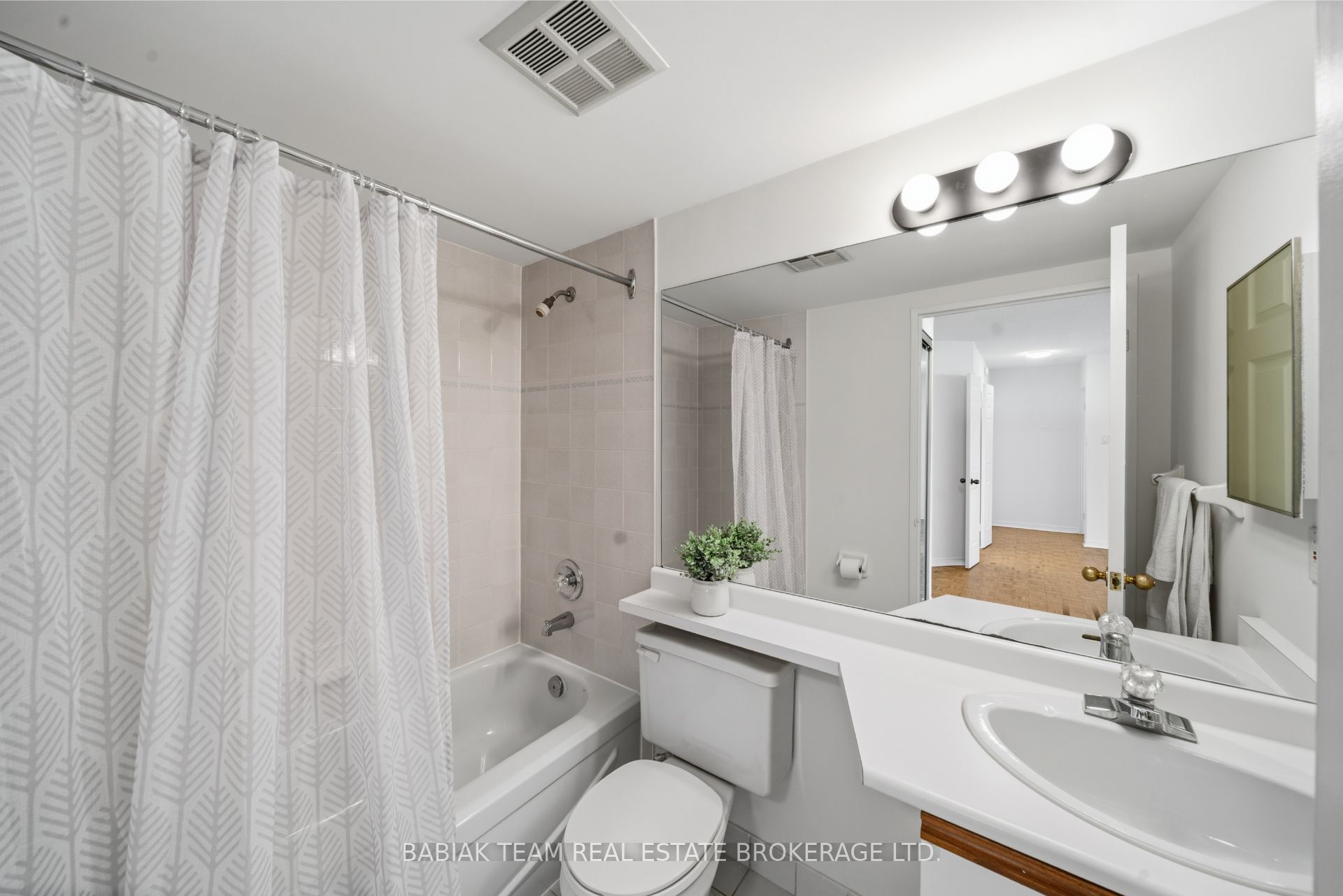 6 Humberline Drive 202 Property Photo 29