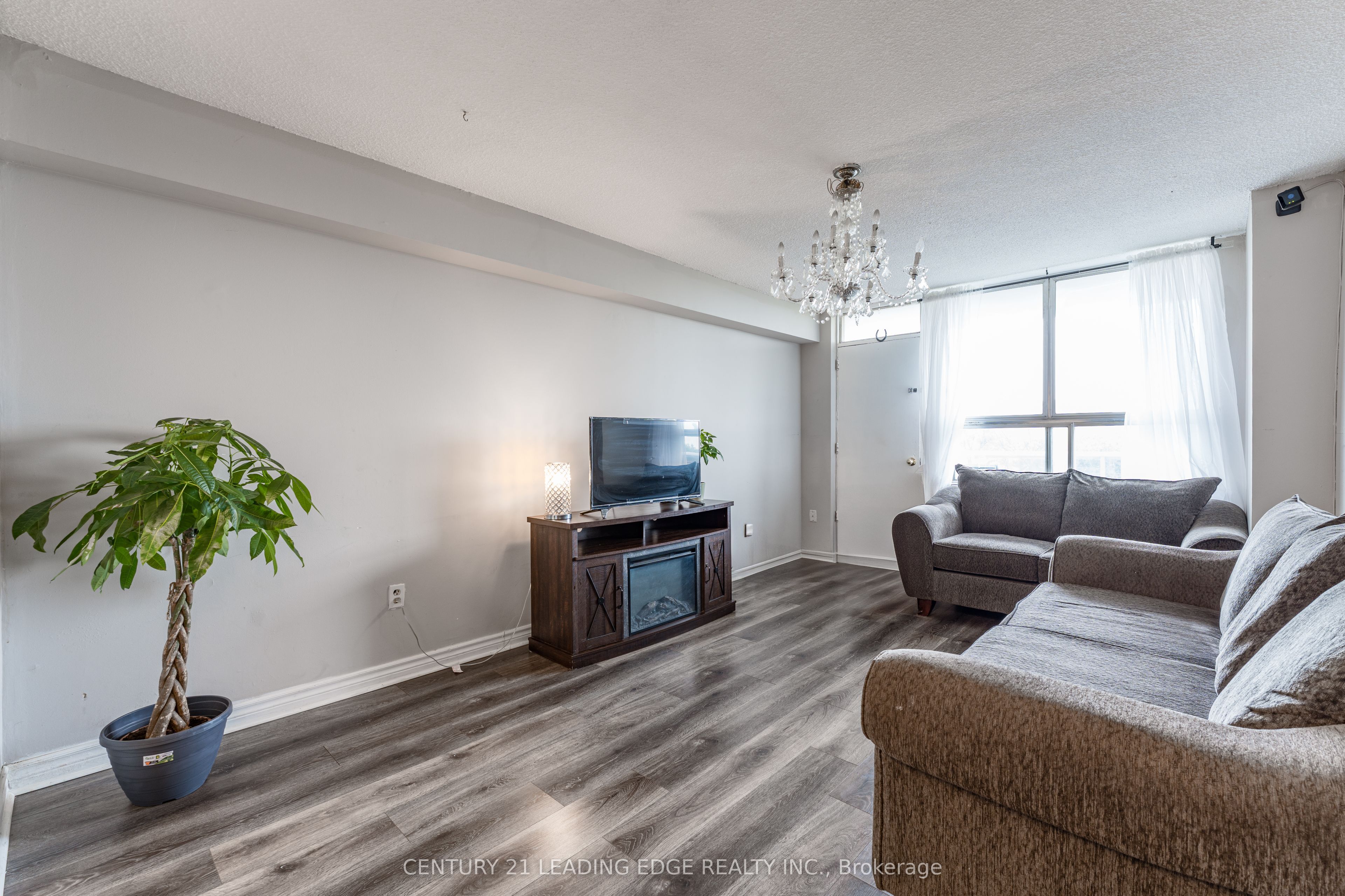 940 Caledonia Road 611 Property Photo 4