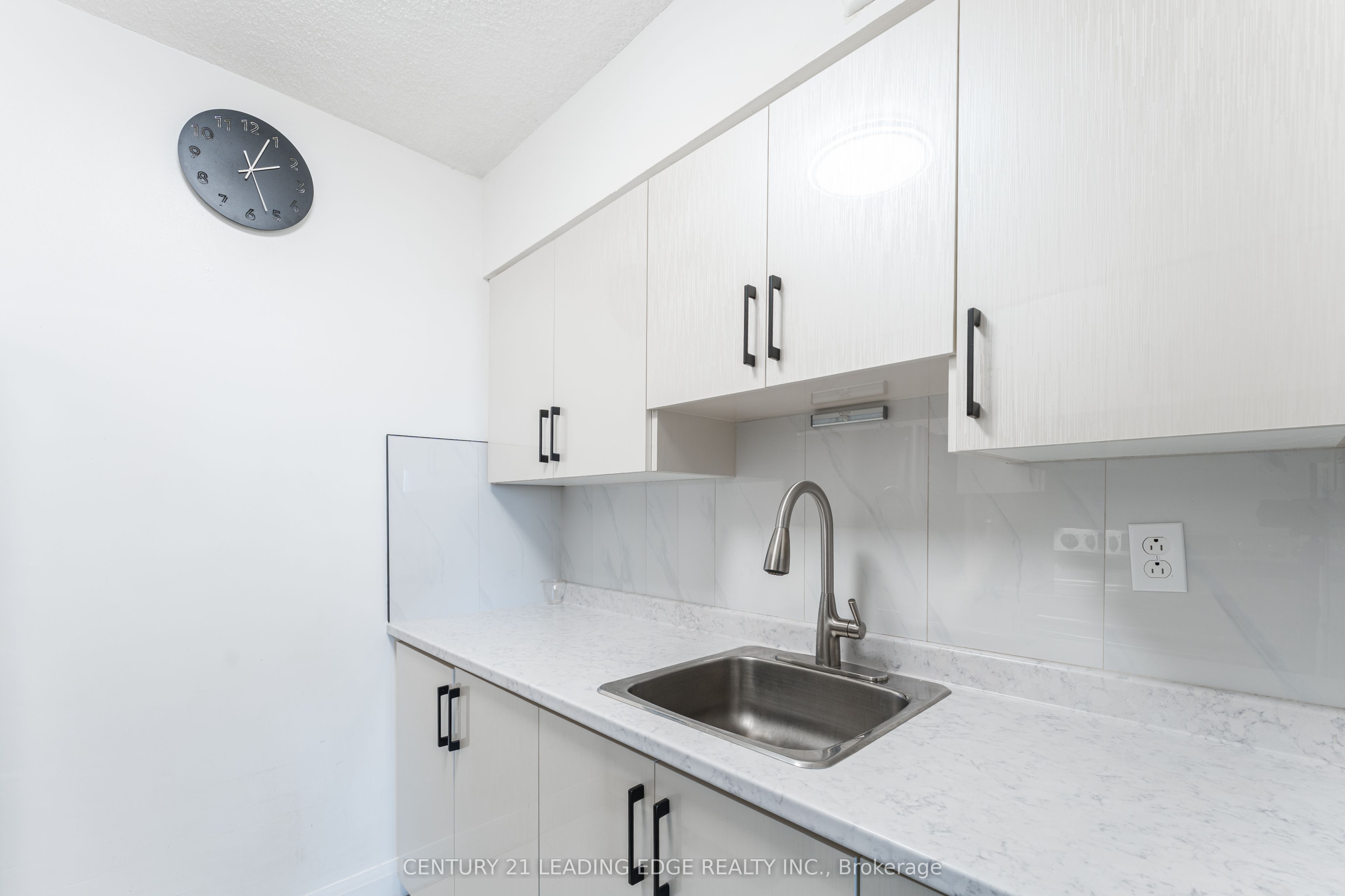 940 Caledonia Road 611 Property Photo 10