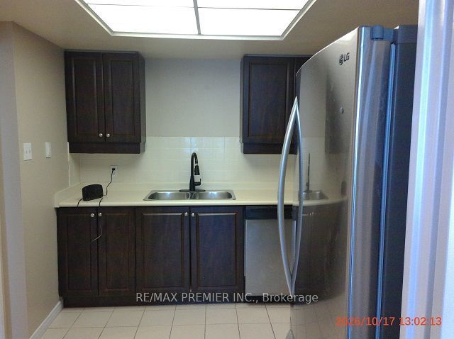 6 Humberline Drive 212 Property Photo 5