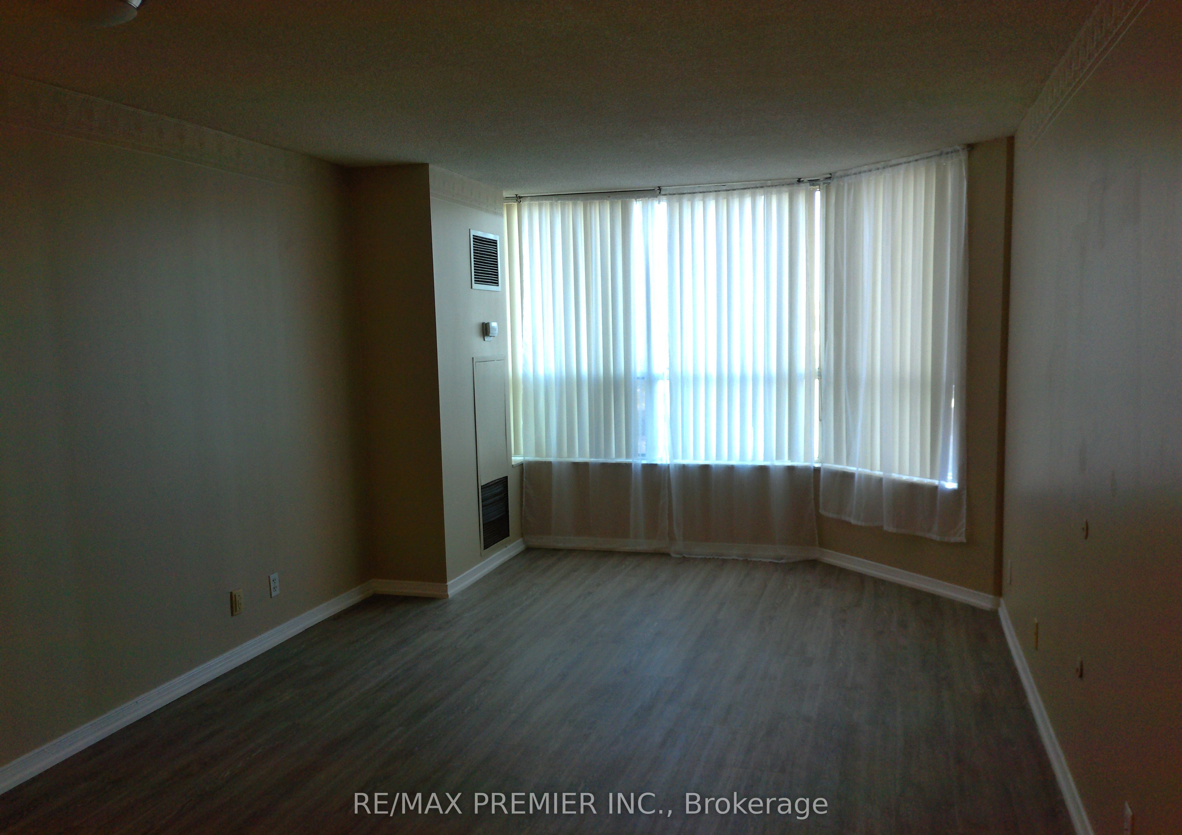 6 Humberline Drive 212 Property Photo 6