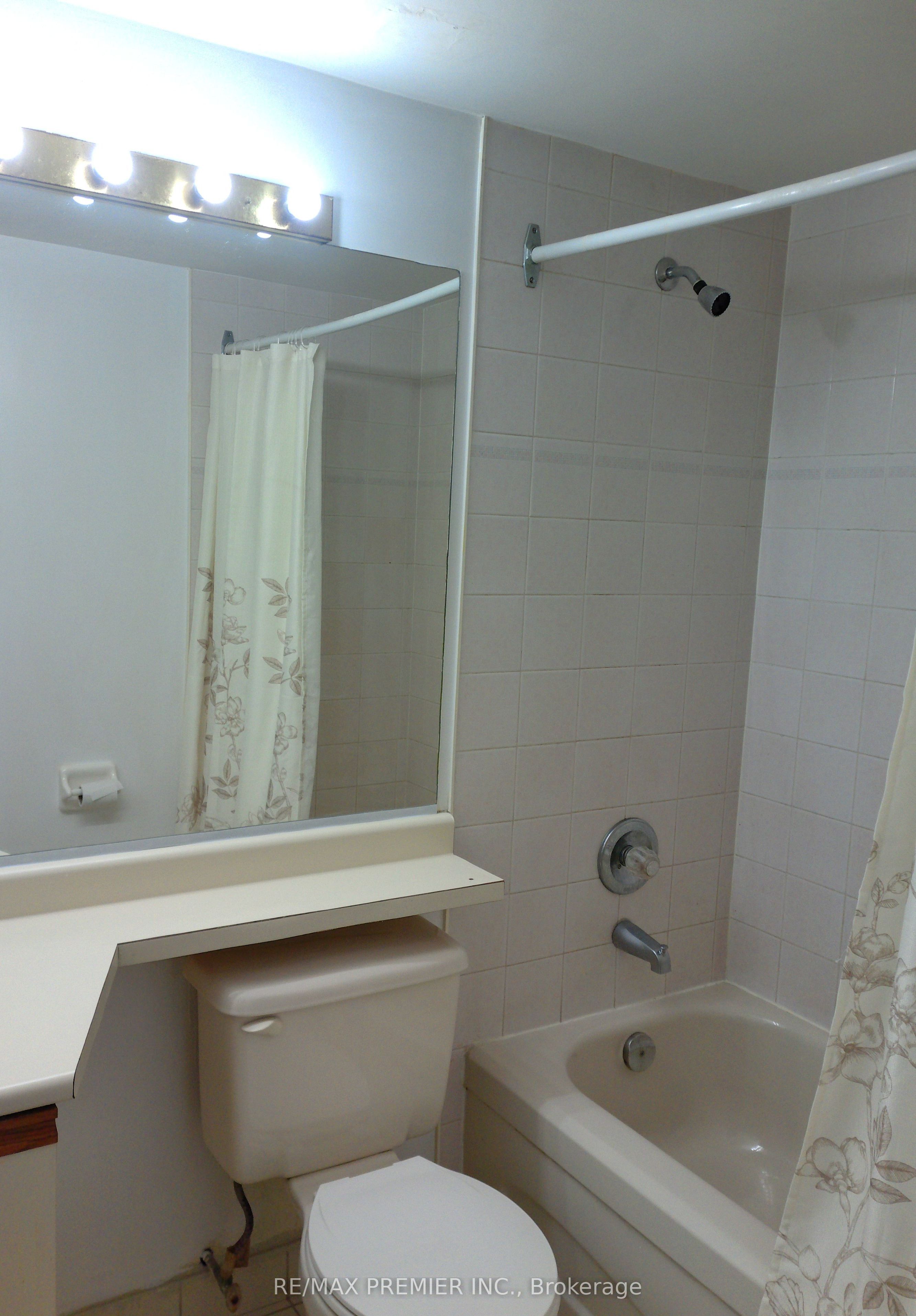 6 Humberline Drive 212 Property Photo 8