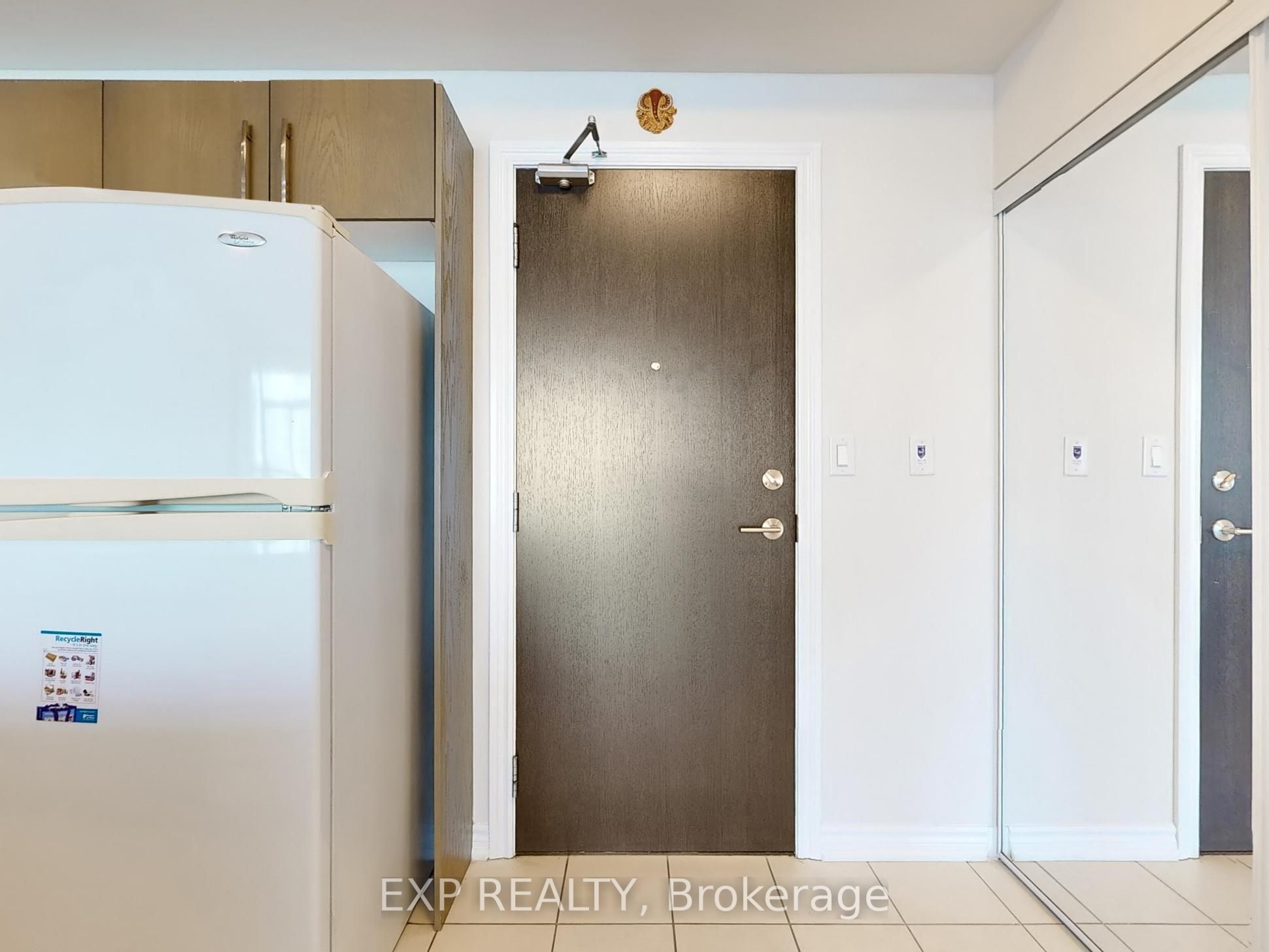 3504 Hurontario Street 2509 Property Photo 5