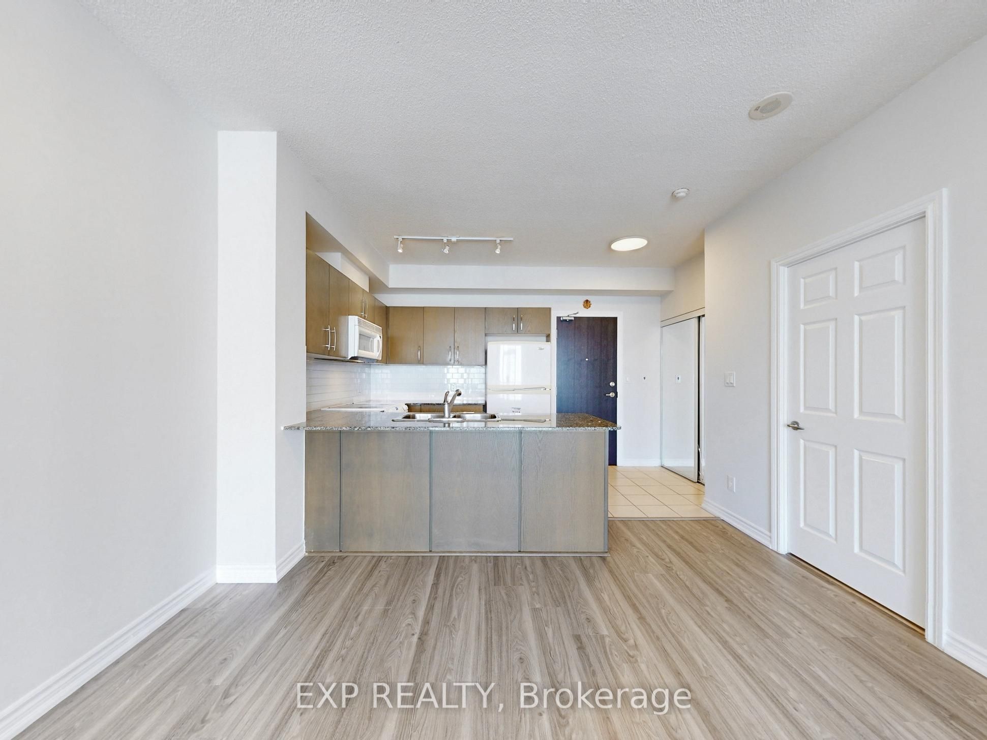 3504 Hurontario Street 2509 Property Photo 12