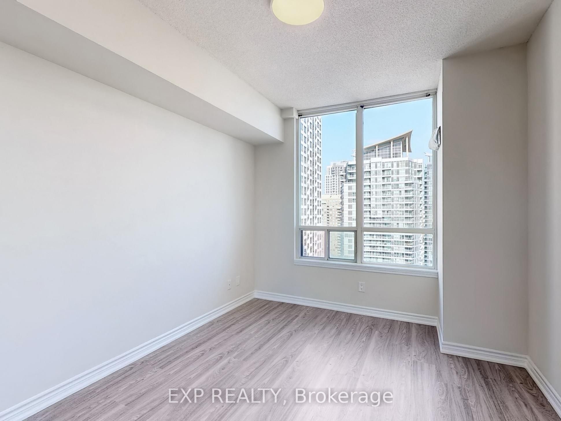 3504 Hurontario Street 2509 Property Photo 13