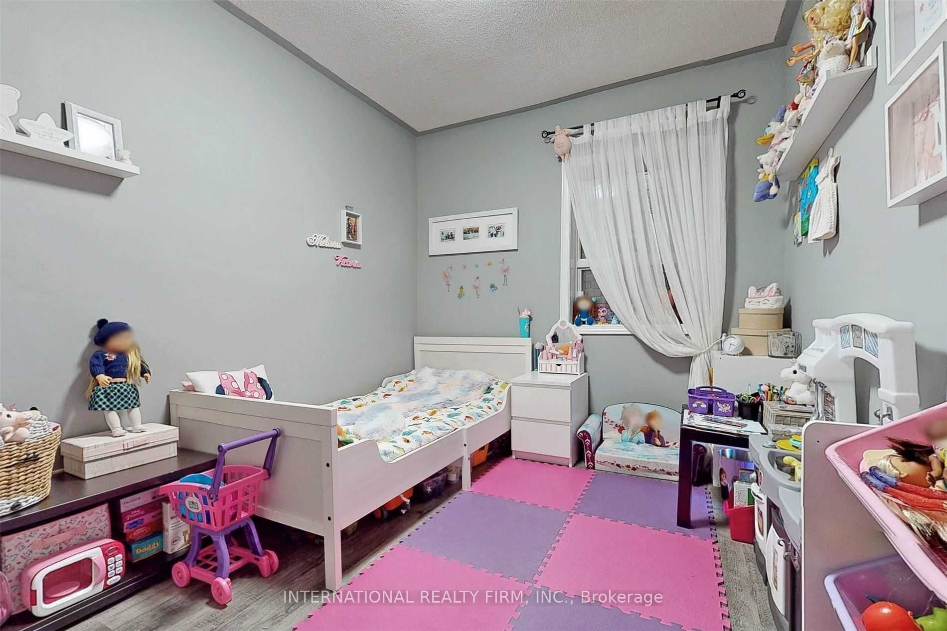 297 Gilbert Avenue Property Photo 11
